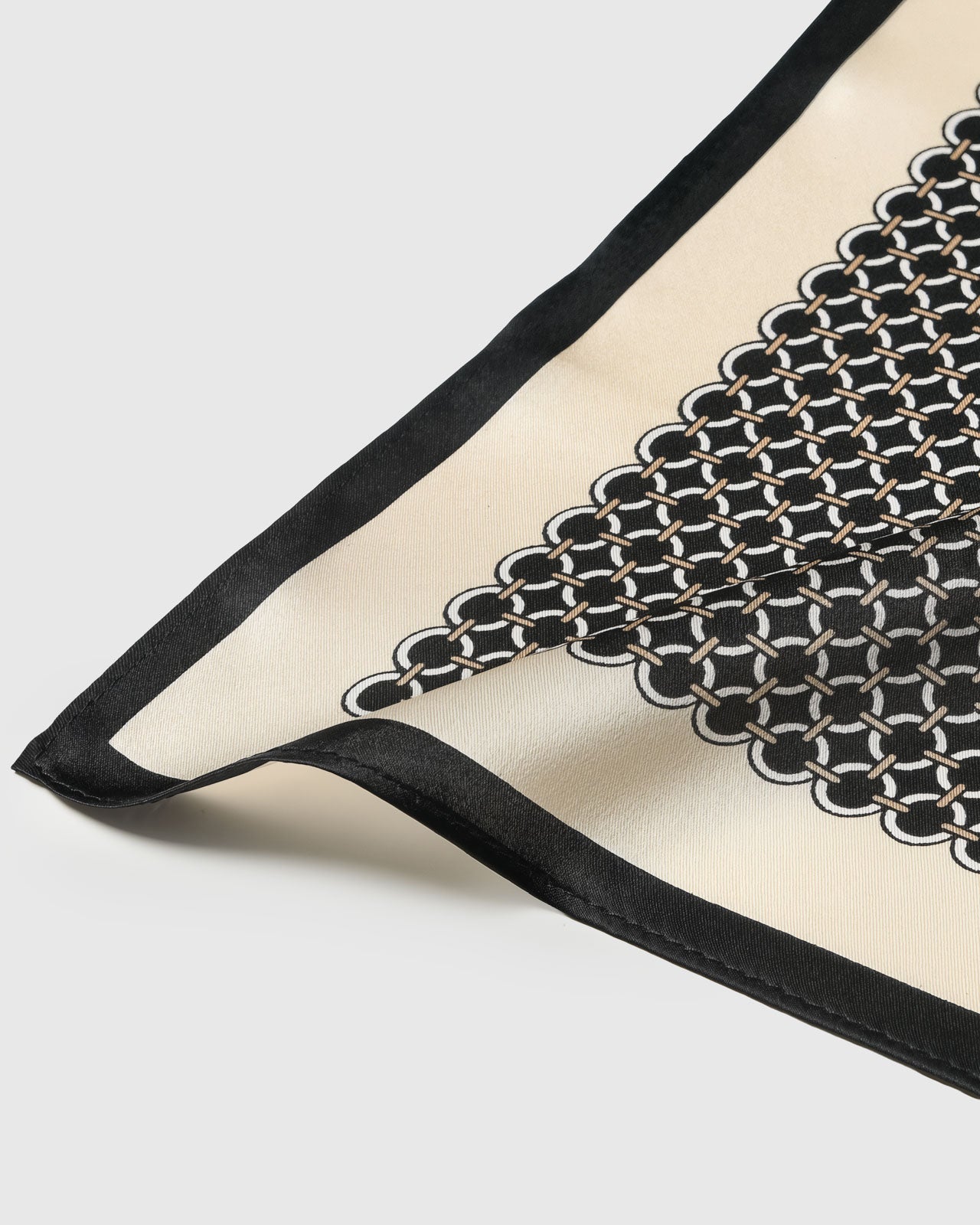 CHAIN LINK GRID SILK SCARF