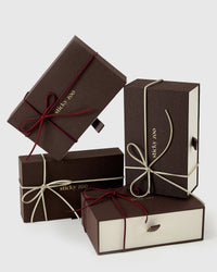 SIGNATURE GIFT BOX