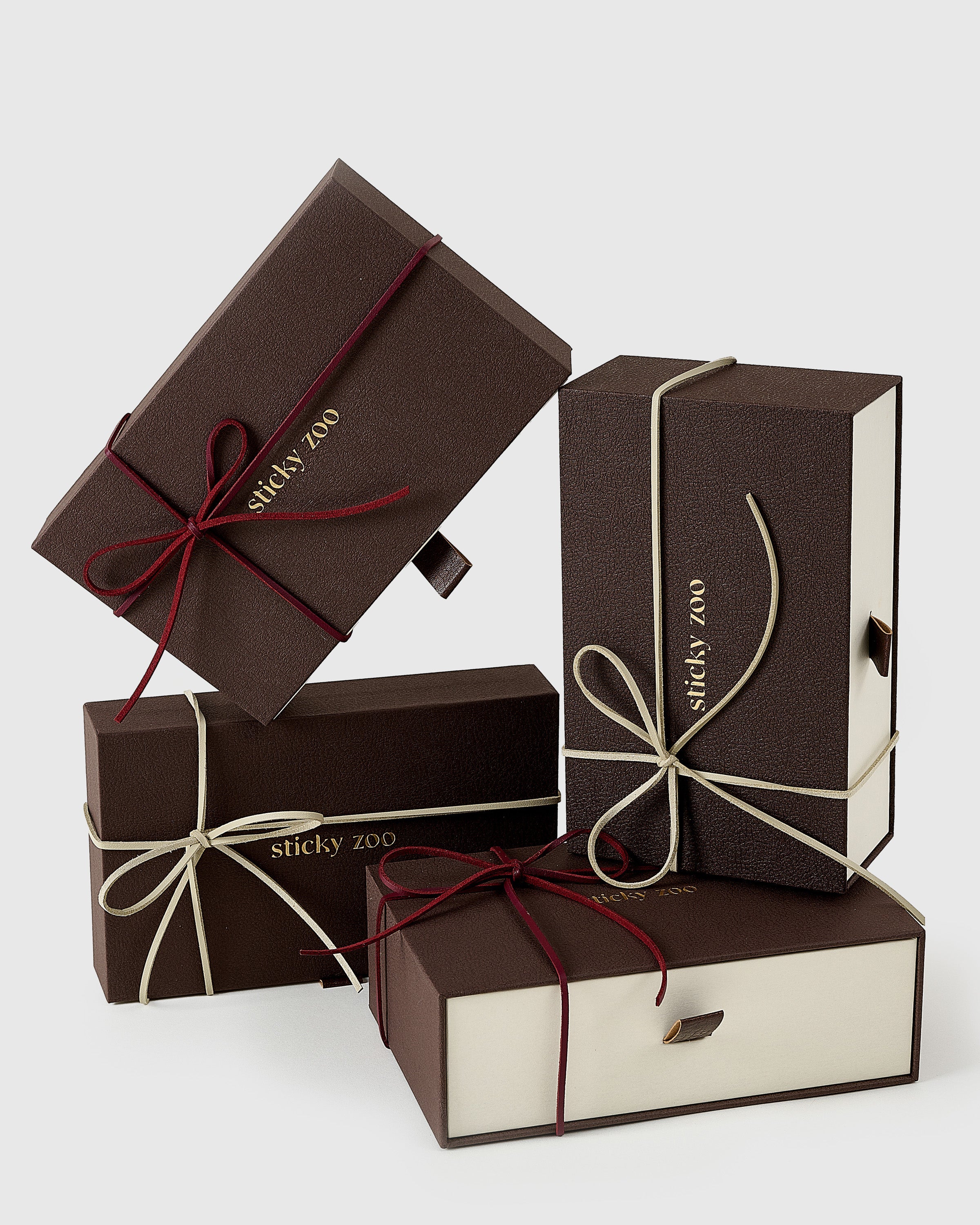 SIGNATURE GIFT BOX