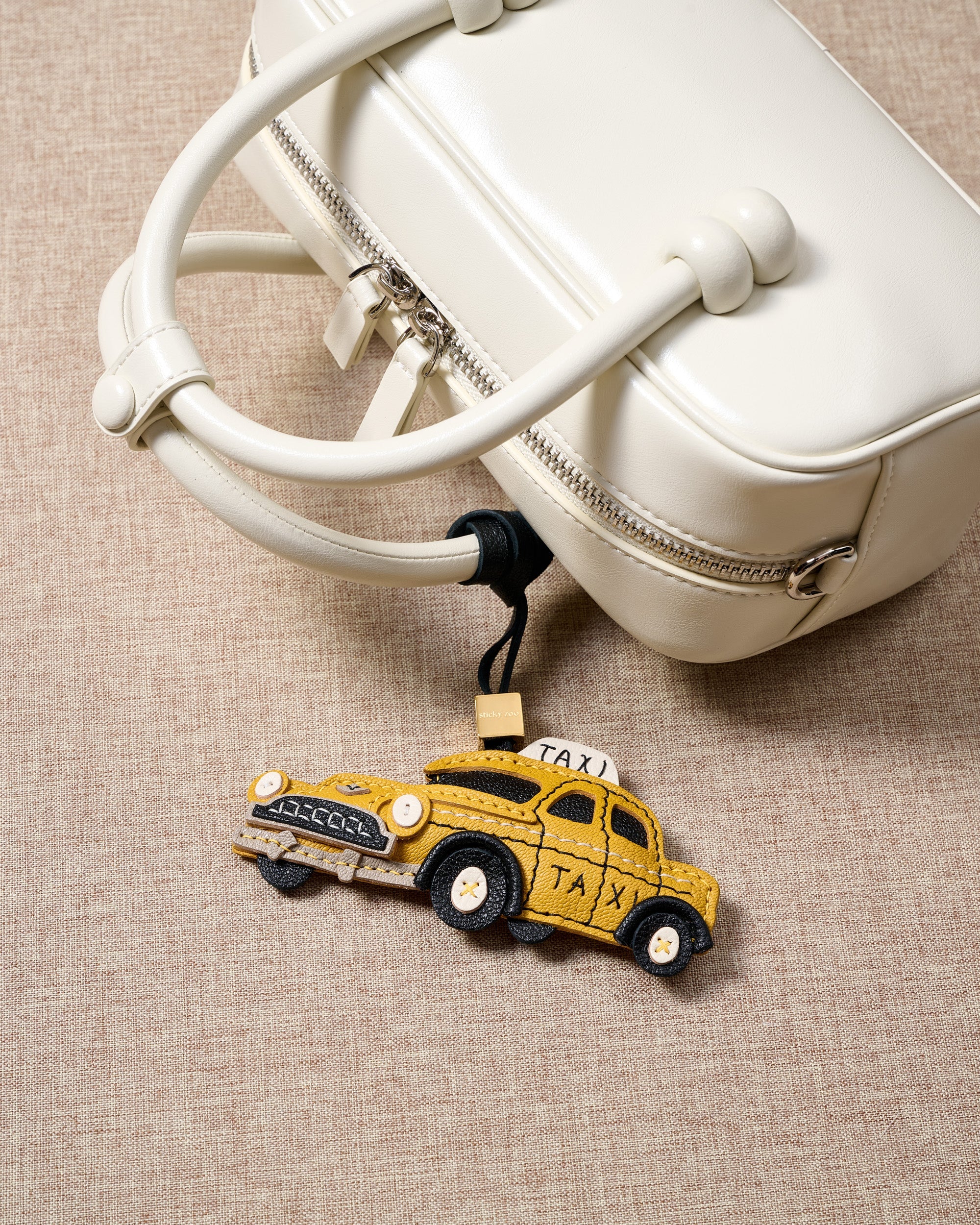 NEW YORK TAXI™ CHARM