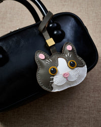 BRITISH SHORTHAIR CAT CHARM – GRAY MUSE EDITION