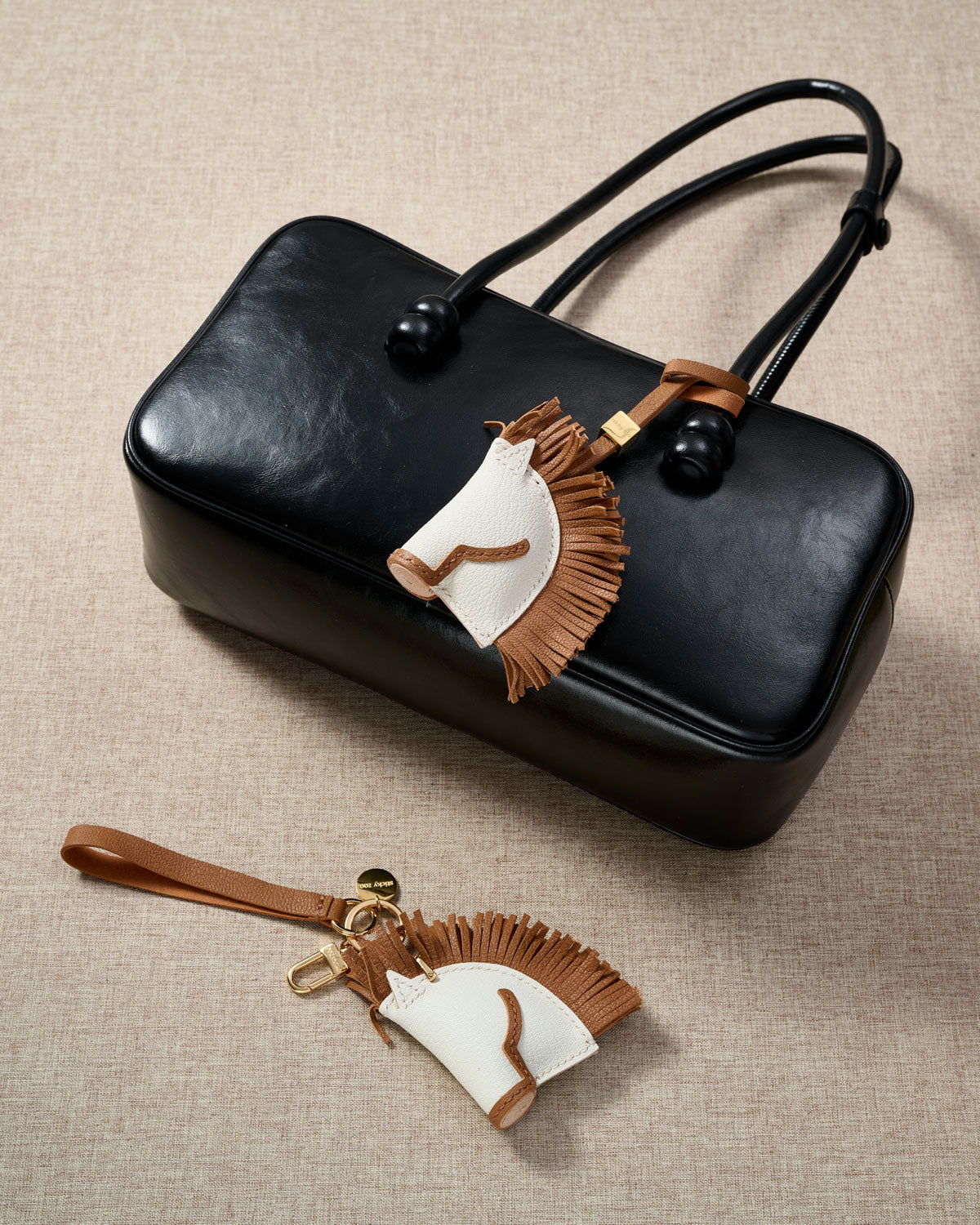 HORSE CHARM | WHITE