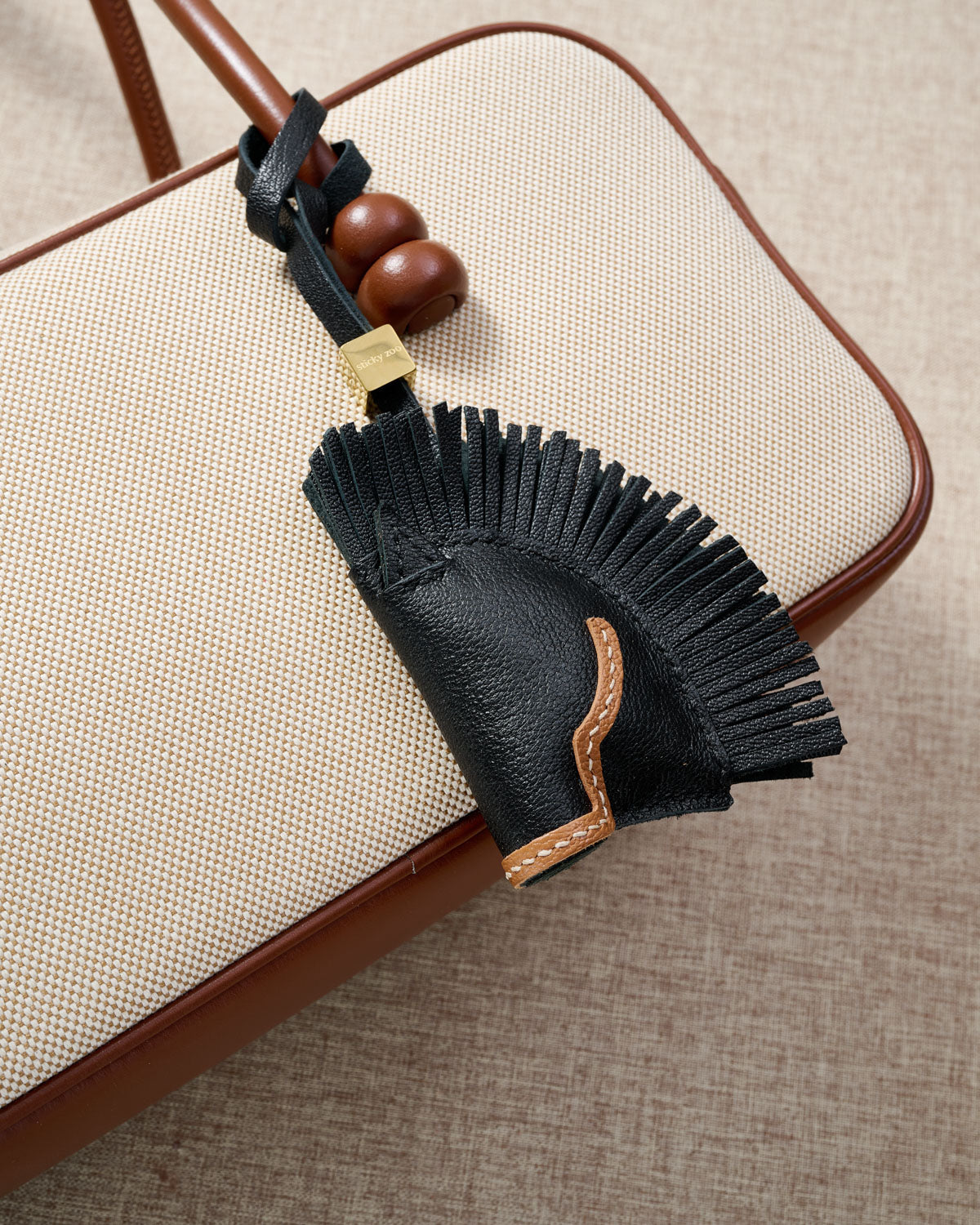 HORSE CHARM | BLACK