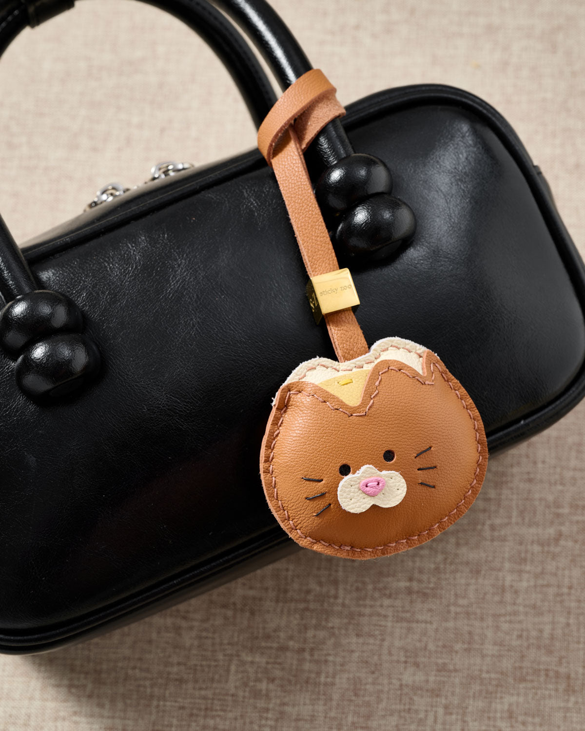 BREAD KITTY CHARM
