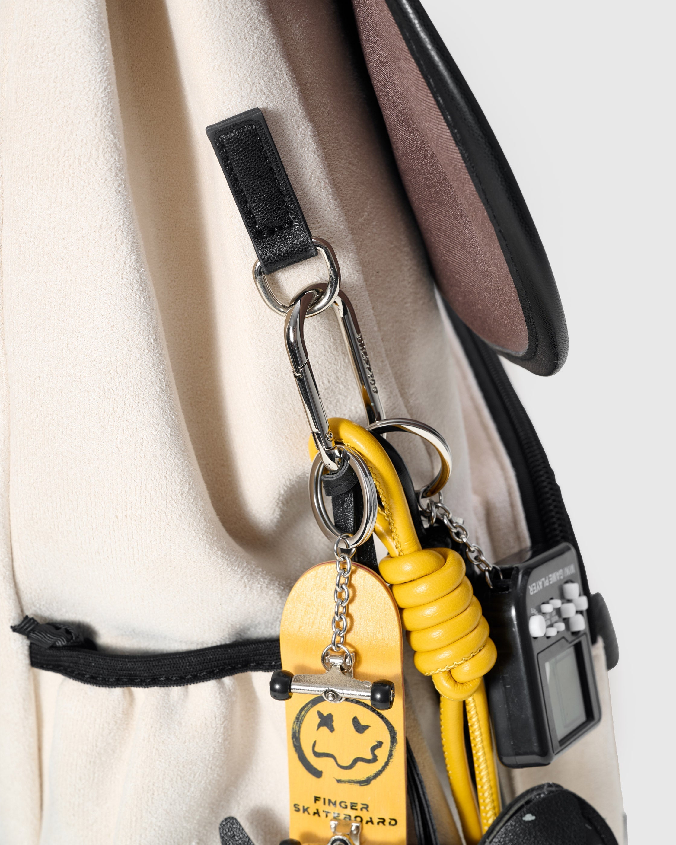 DACHSHUND BACKPACK + CHARM SET