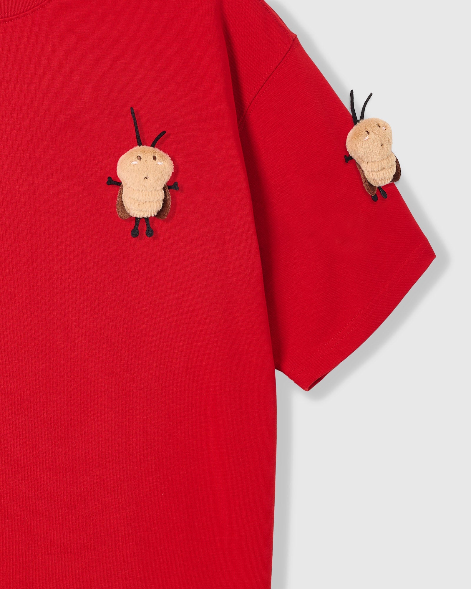 HONEY BEE SCATTER T-SHIRT — RED