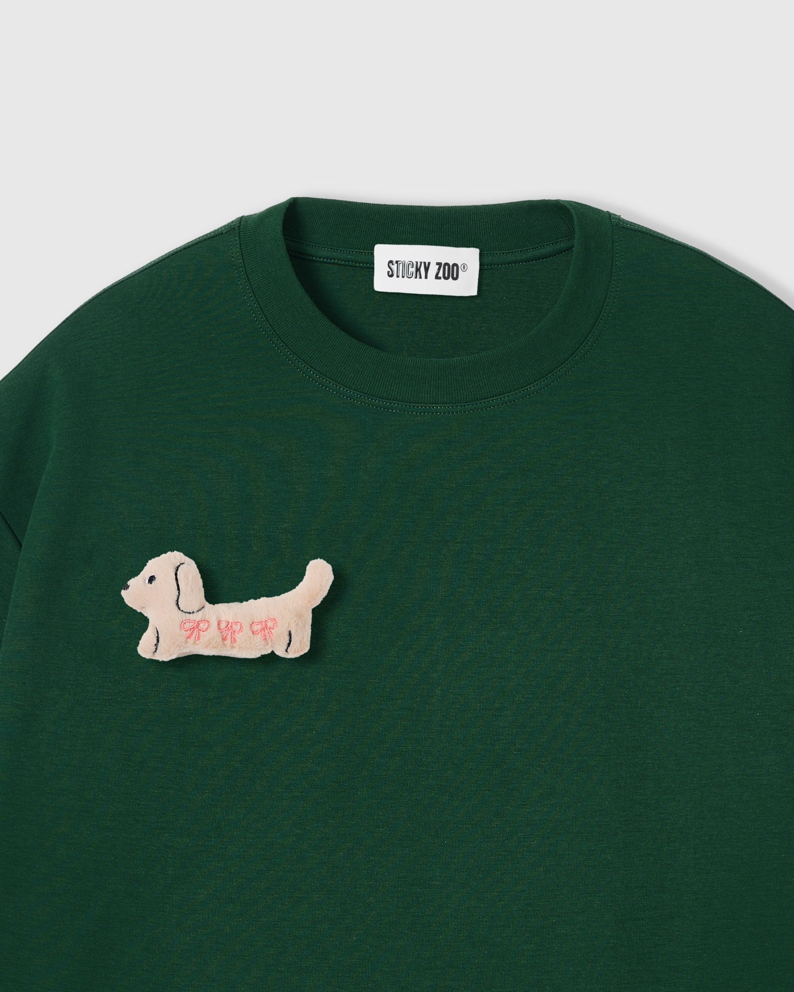 BOW PUPPY SCATTER T-SHIRT — GREEN