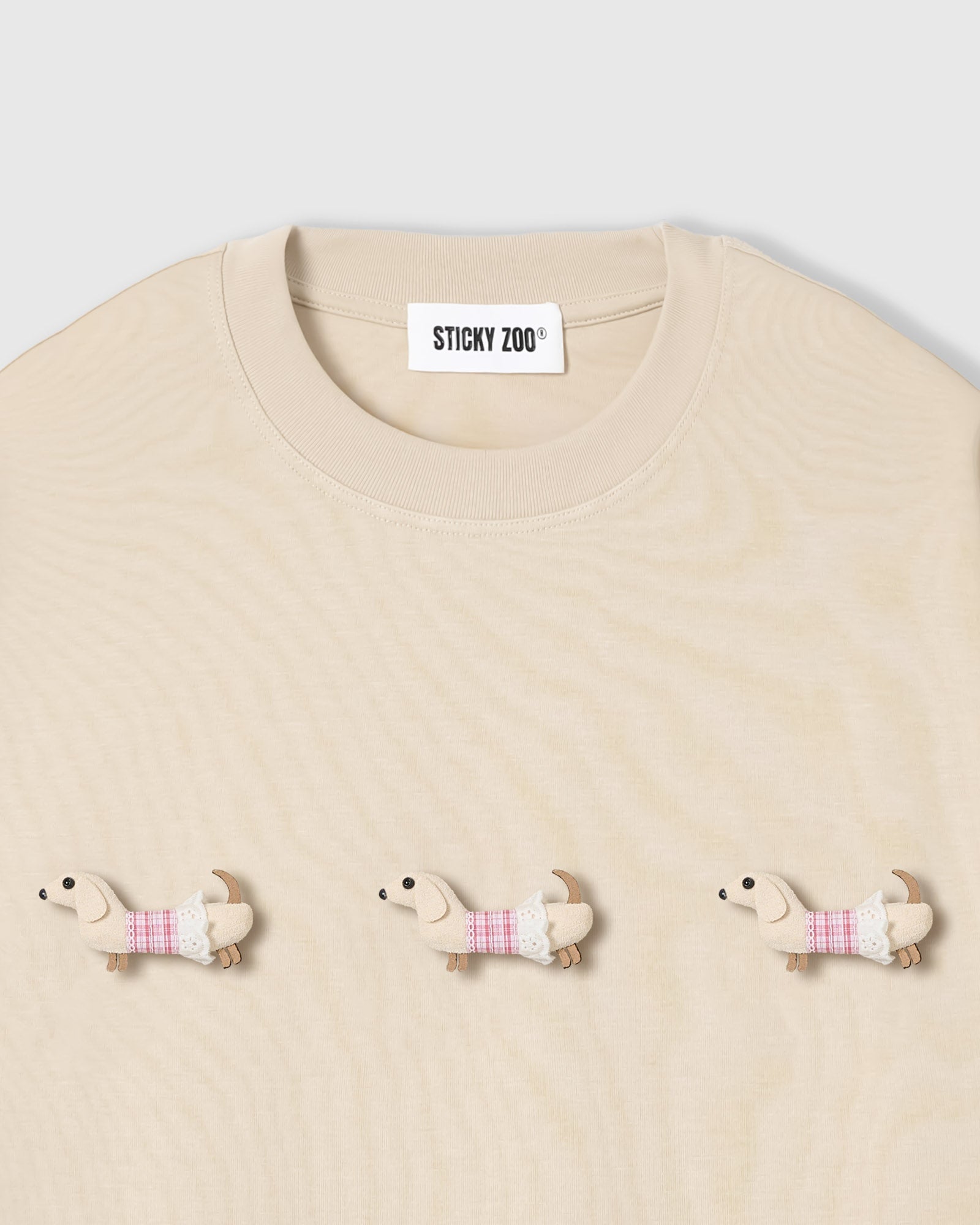 PLAID DACHSHUND TRIO T-SHIRT — CREAM