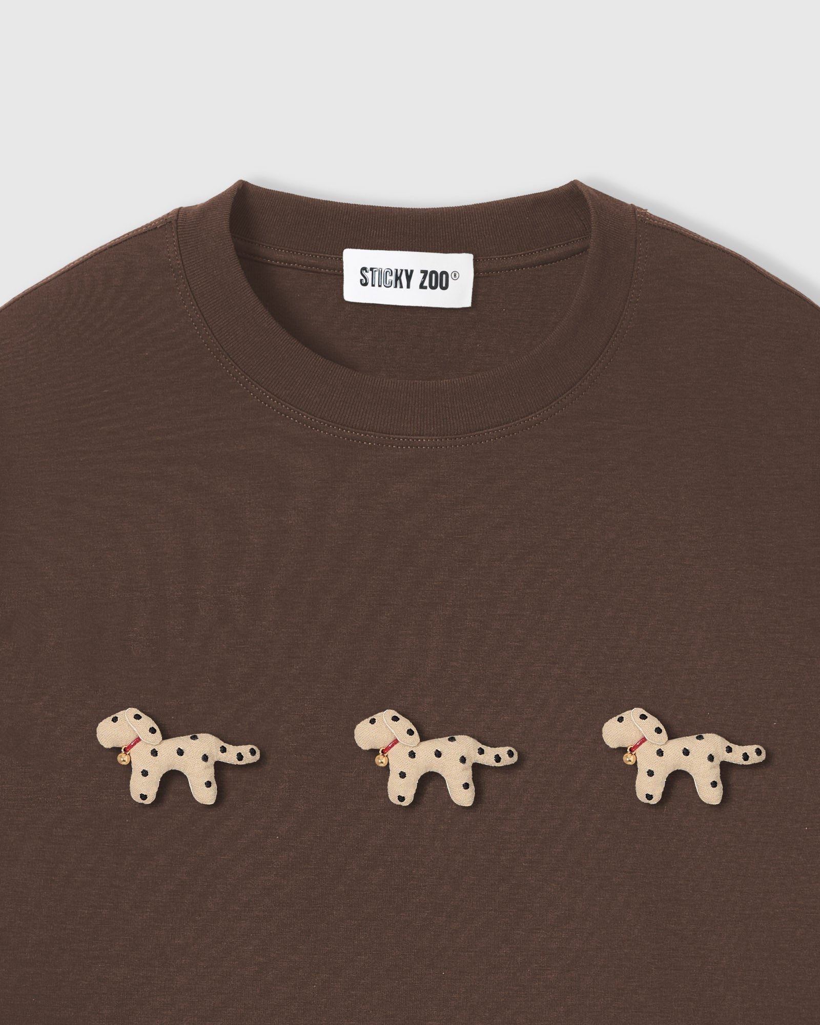 SPOTTY PUPPY TRIO T-SHIRT — BROWN