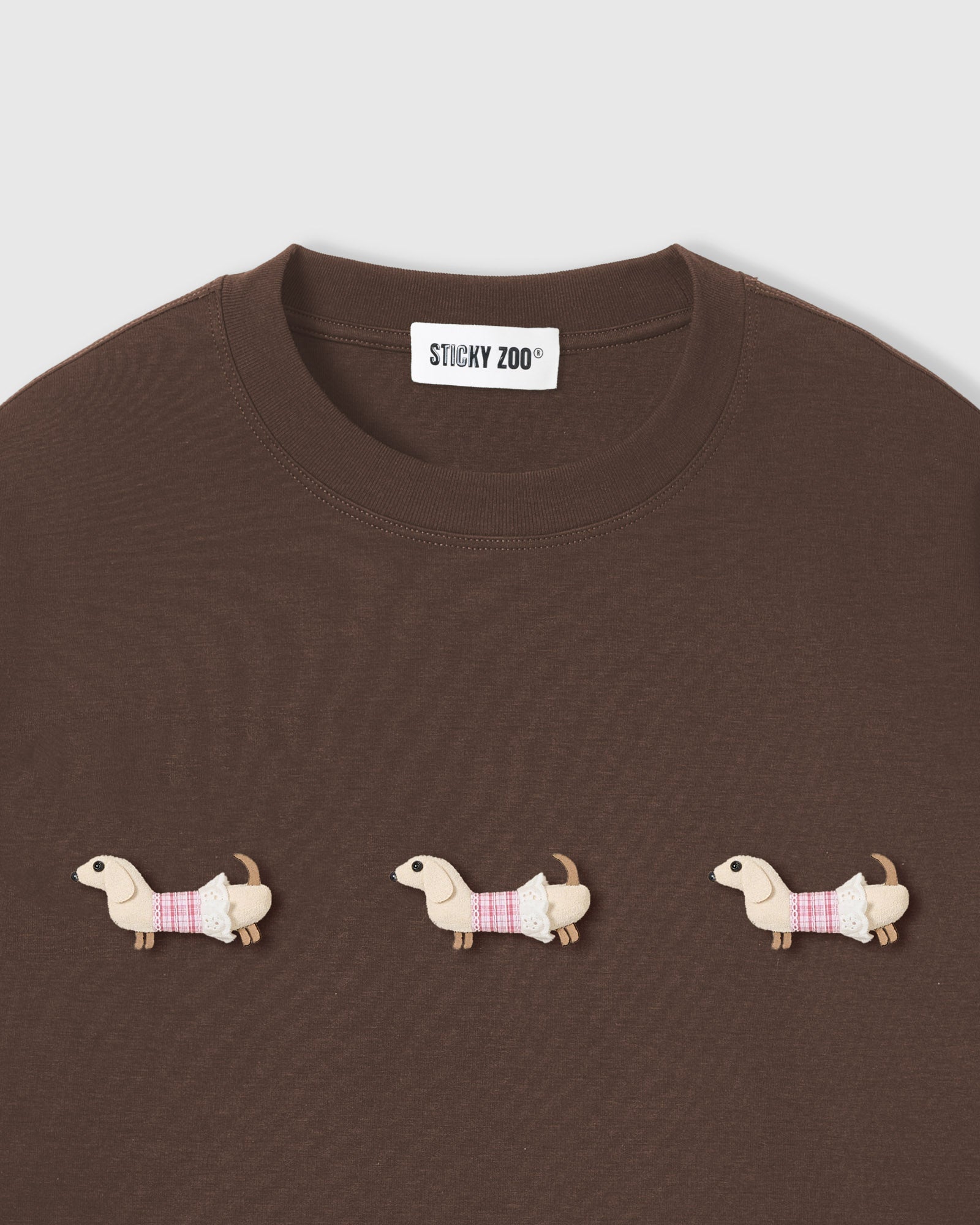 PLAID DACHSHUND TRIO T-SHIRT — BROWN