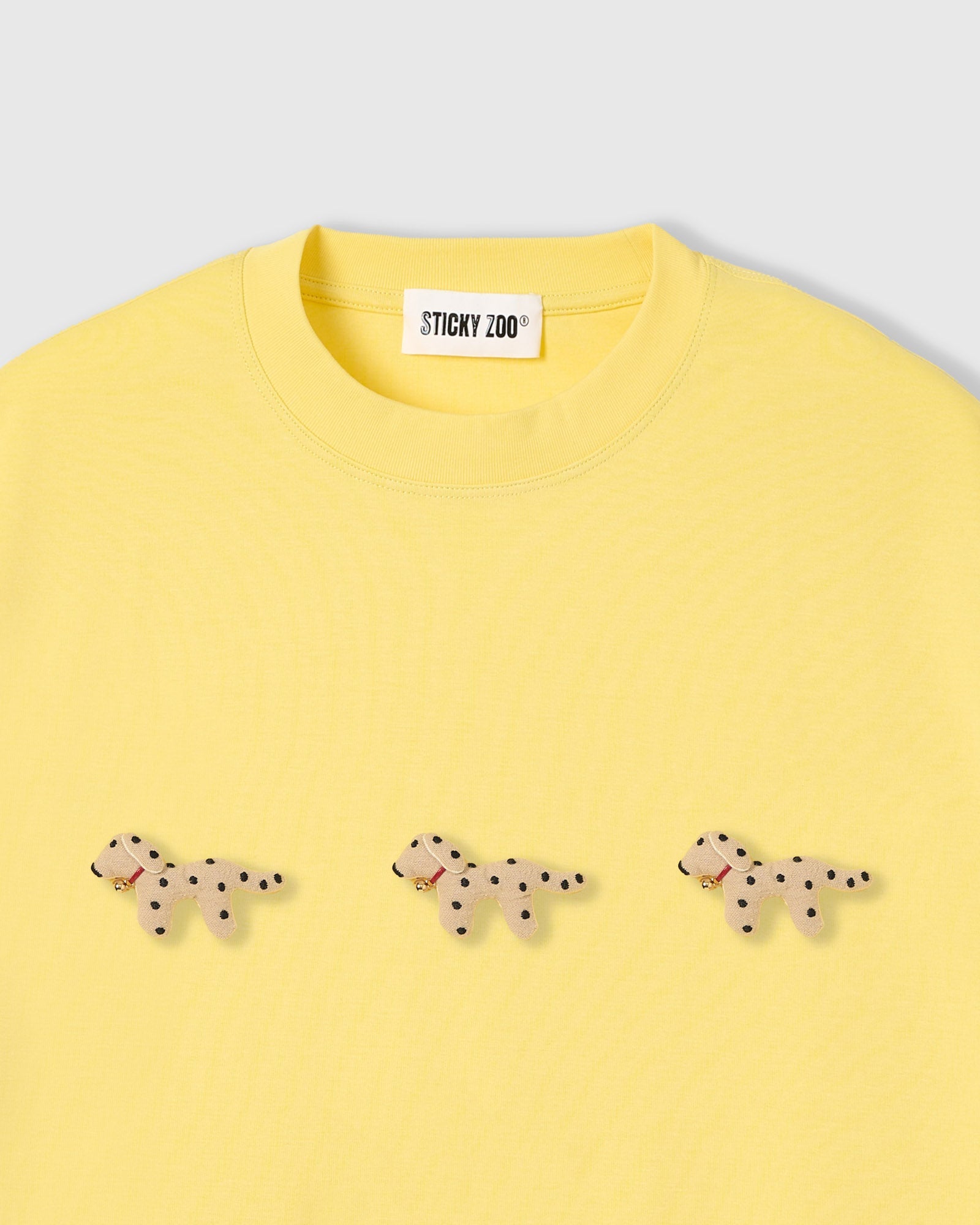 TRIO NG SPOTTY NA TUTA NA T-SHIRT — DILAW