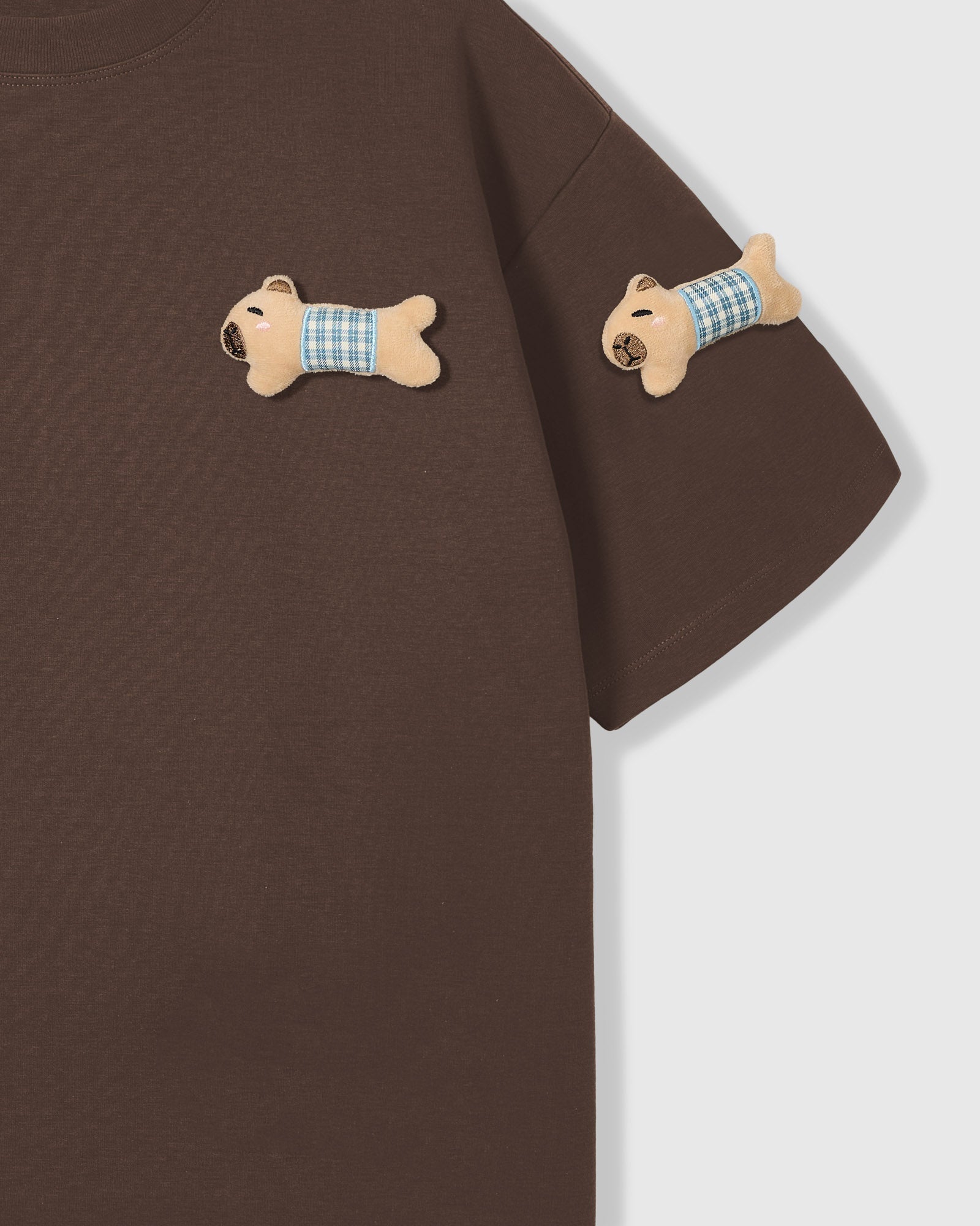 BLUE CHECK PUPPY SCATTER T-SHIRT — BROWN