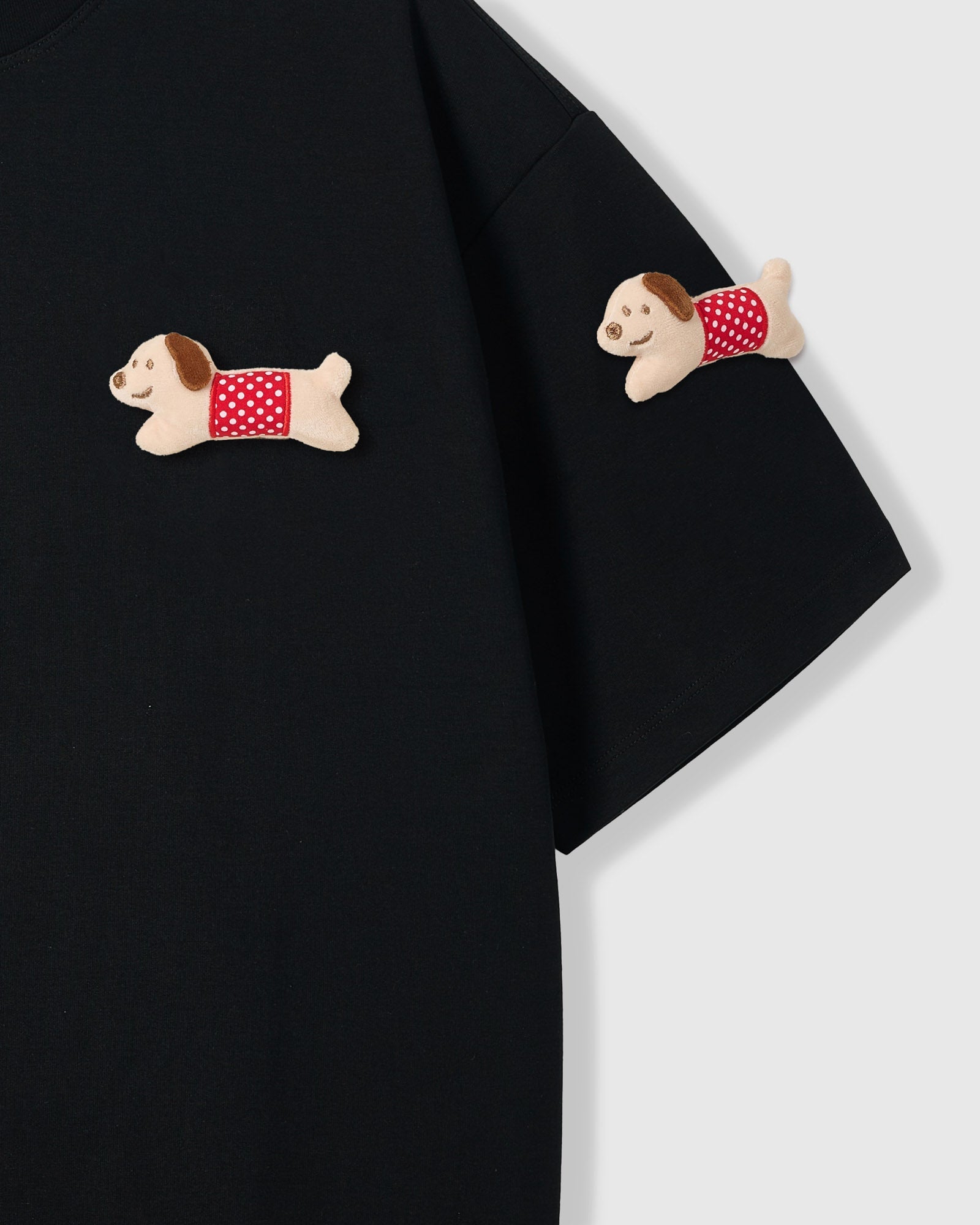 POLKA PUPPY SCATTER T-SHIRT — BLACK