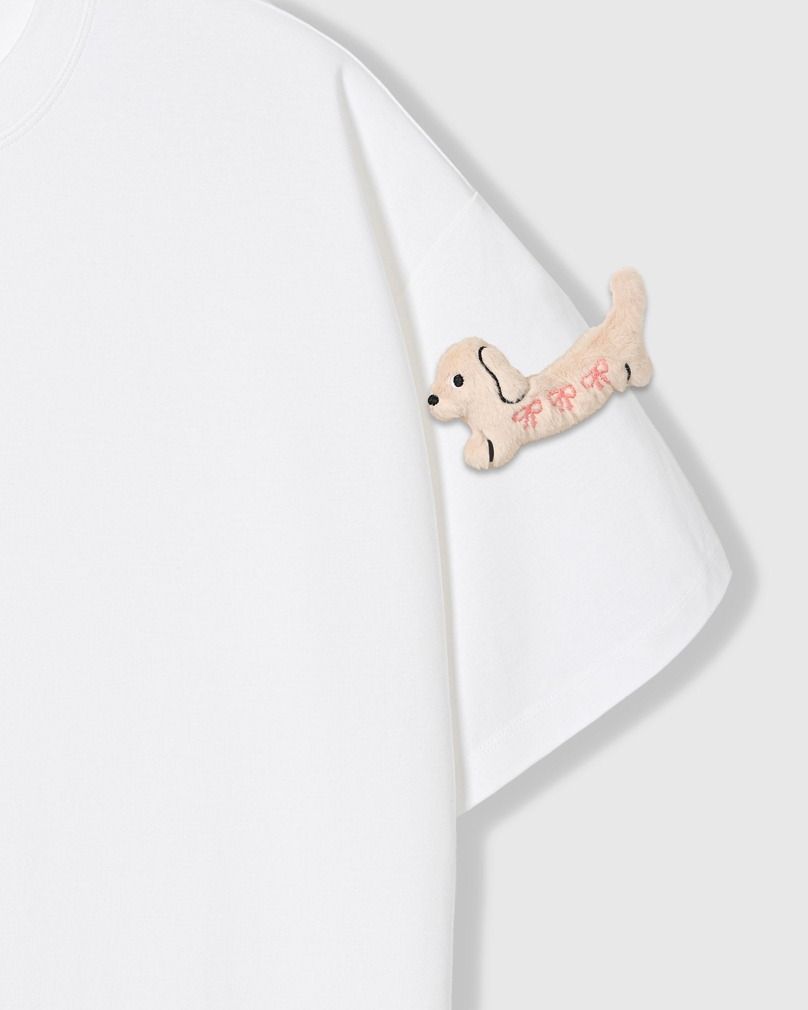 BOW PUPPY SCATTER T-SHIRT — WHITE