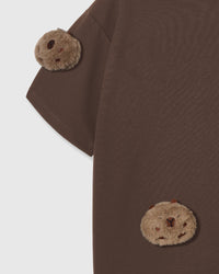 SLEEPY TEDDY SCATTER T-SHIRT — BROWN