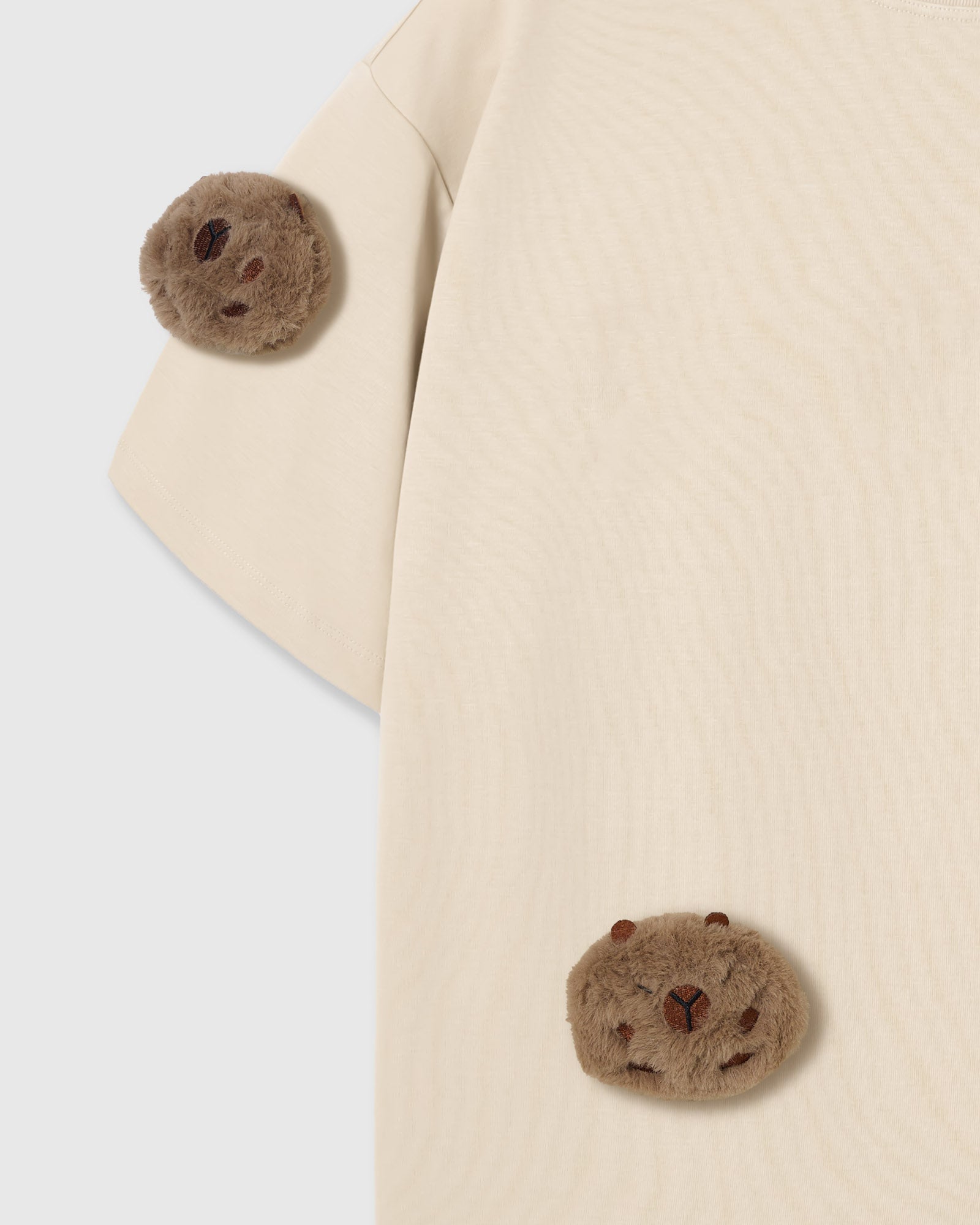 SLEEPY TEDDY SCATTER T-SHIRT — CREAM