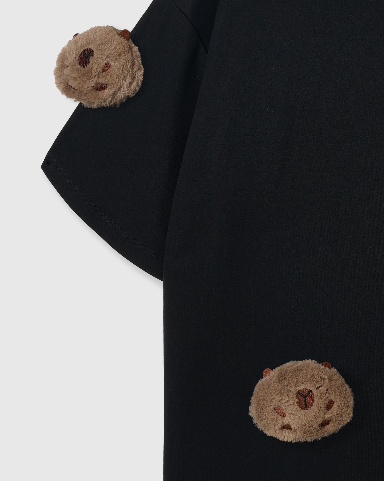 SLEEPY TEDDY SCATTER T-SHIRT — BLACK