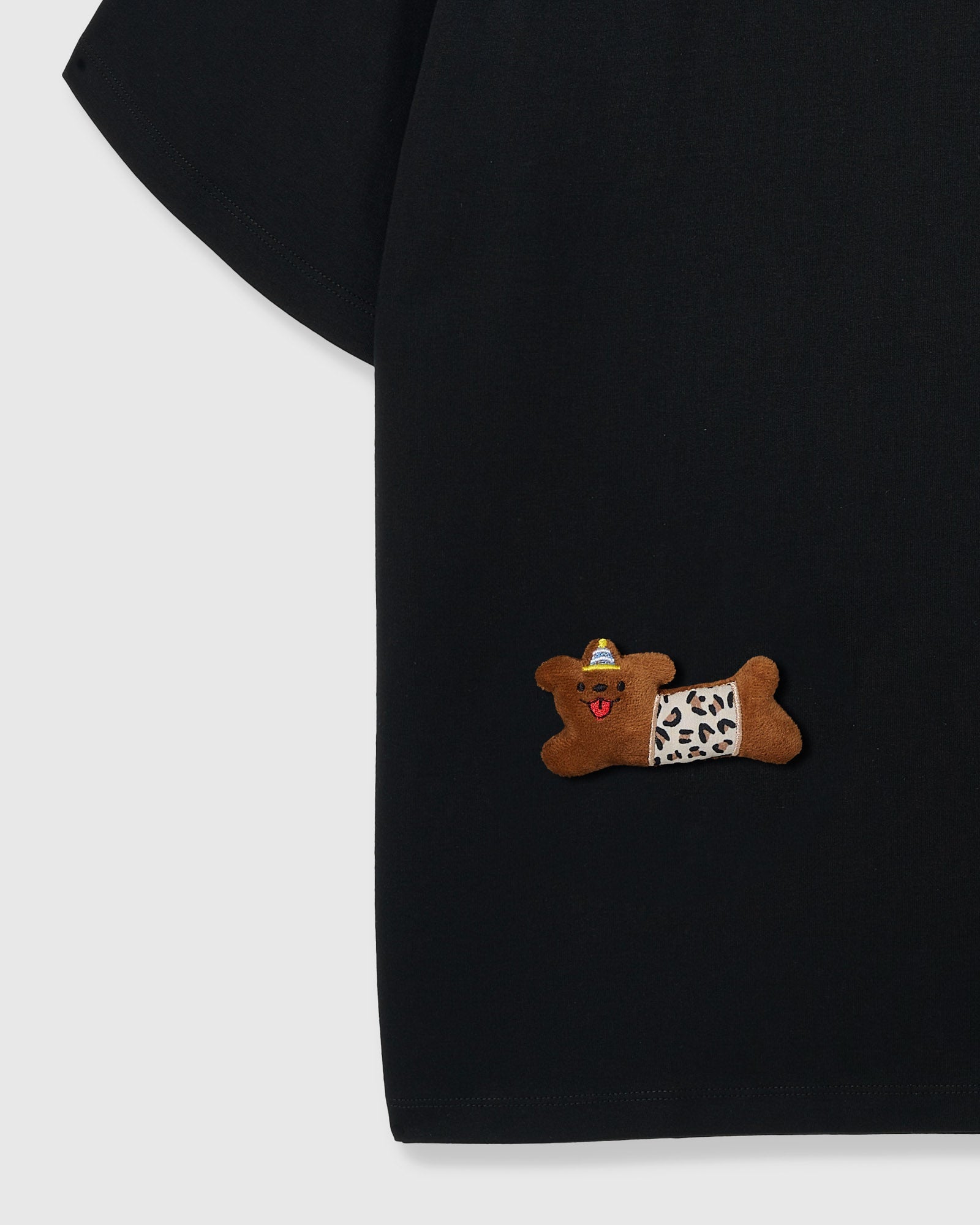 WILD TEDDY SCATTER T-SHIRT — BLACK