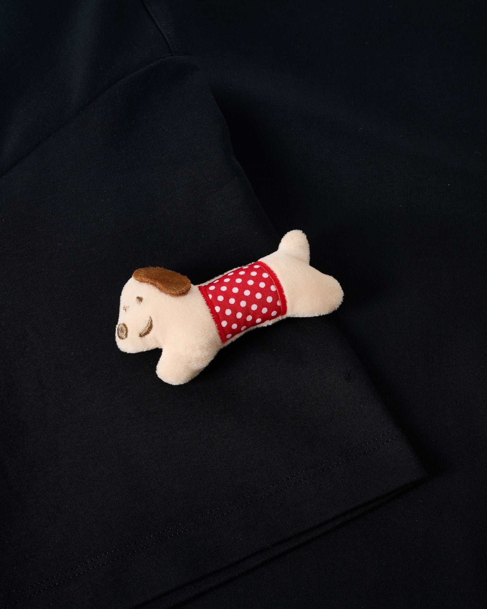 POLKA PUPPY SCATTER T-SHIRT — BLACK