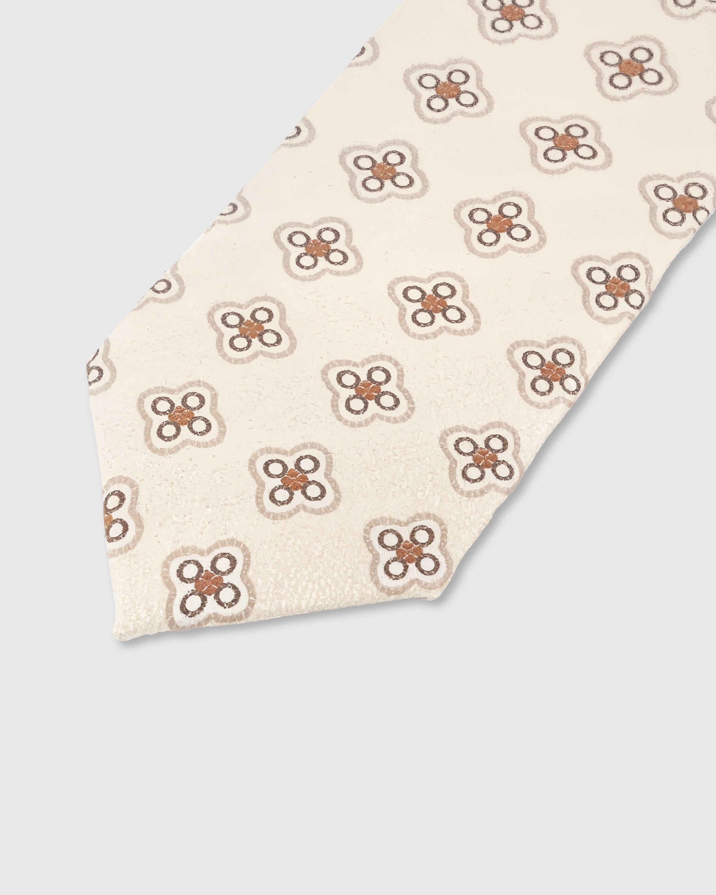 IVORY MEDALLION TIE
