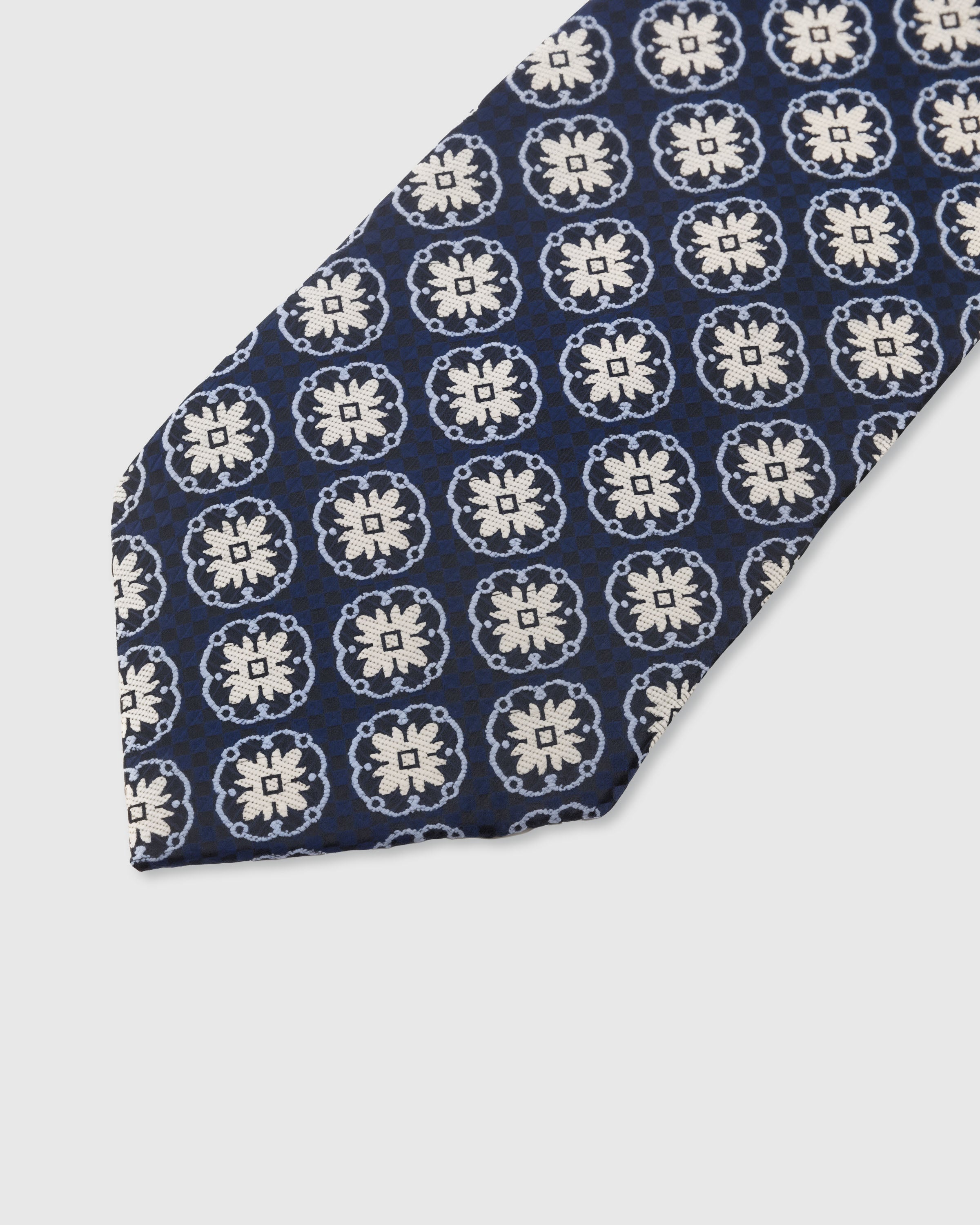 NAVY MEDALLION TIE