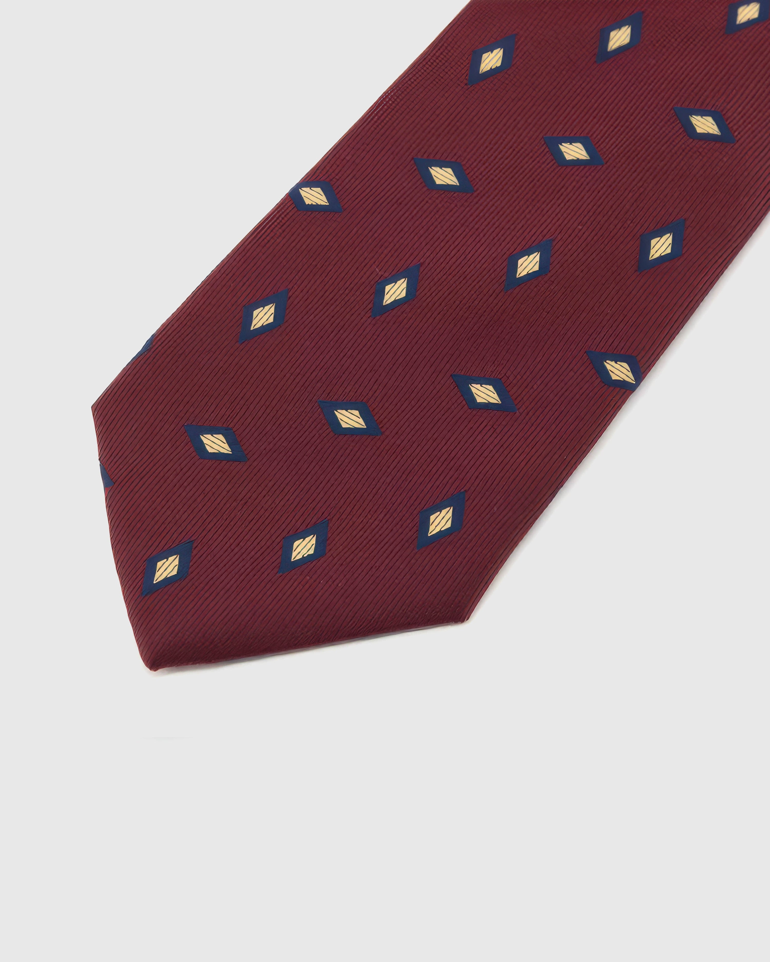 CLARET DIAMOND TIE