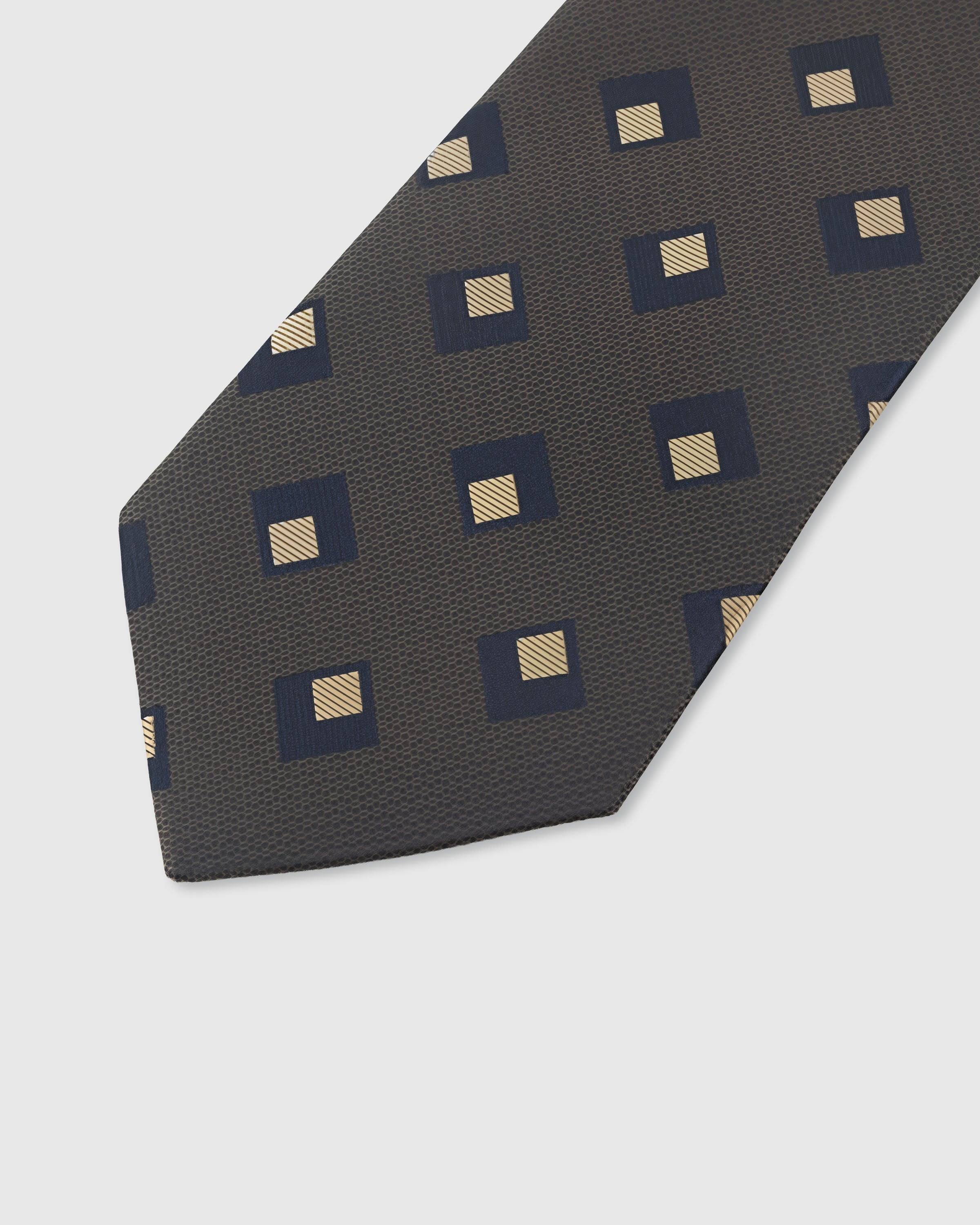 GRAPHITE DIAMOND TIE