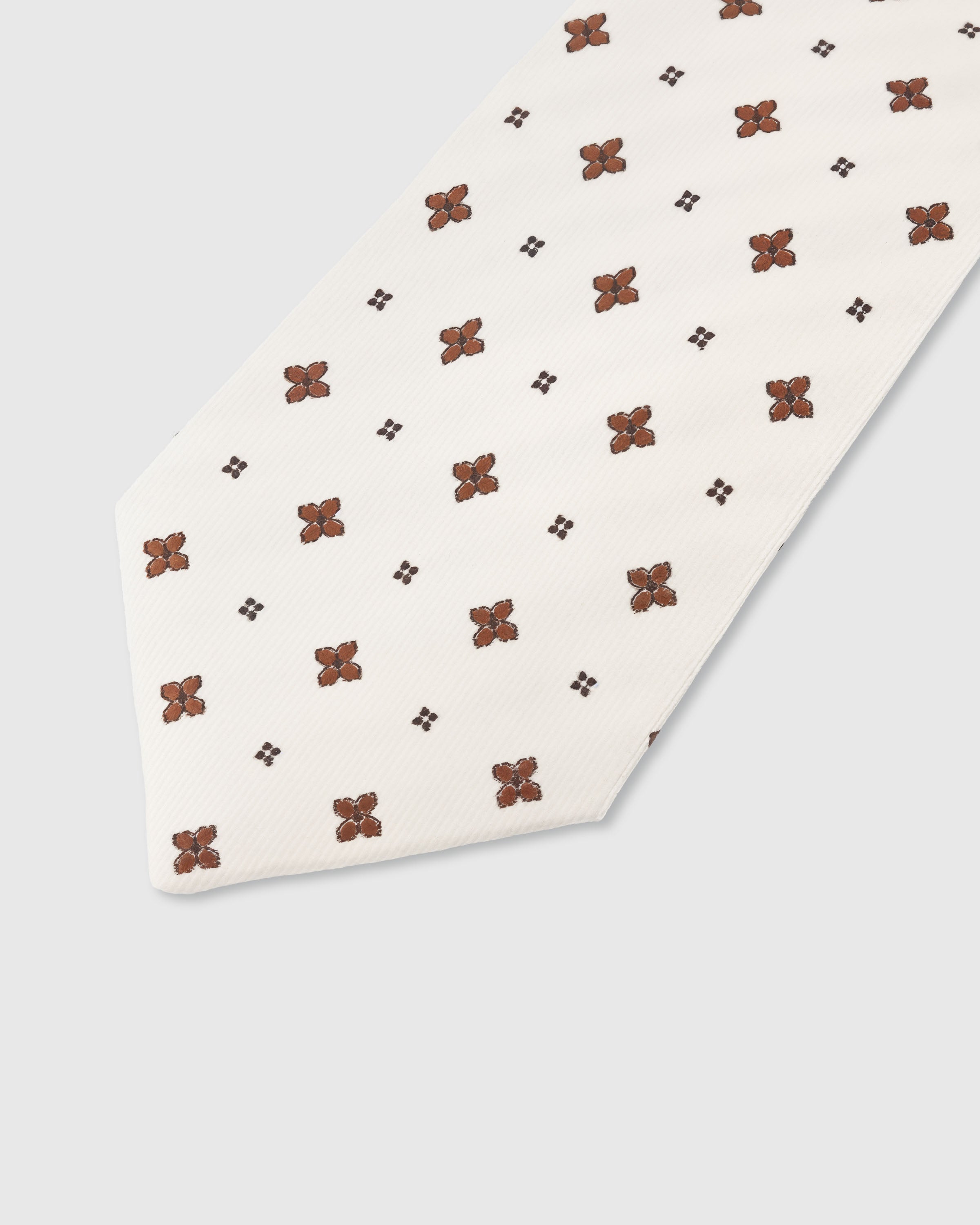 IVORY CLOVER TIE