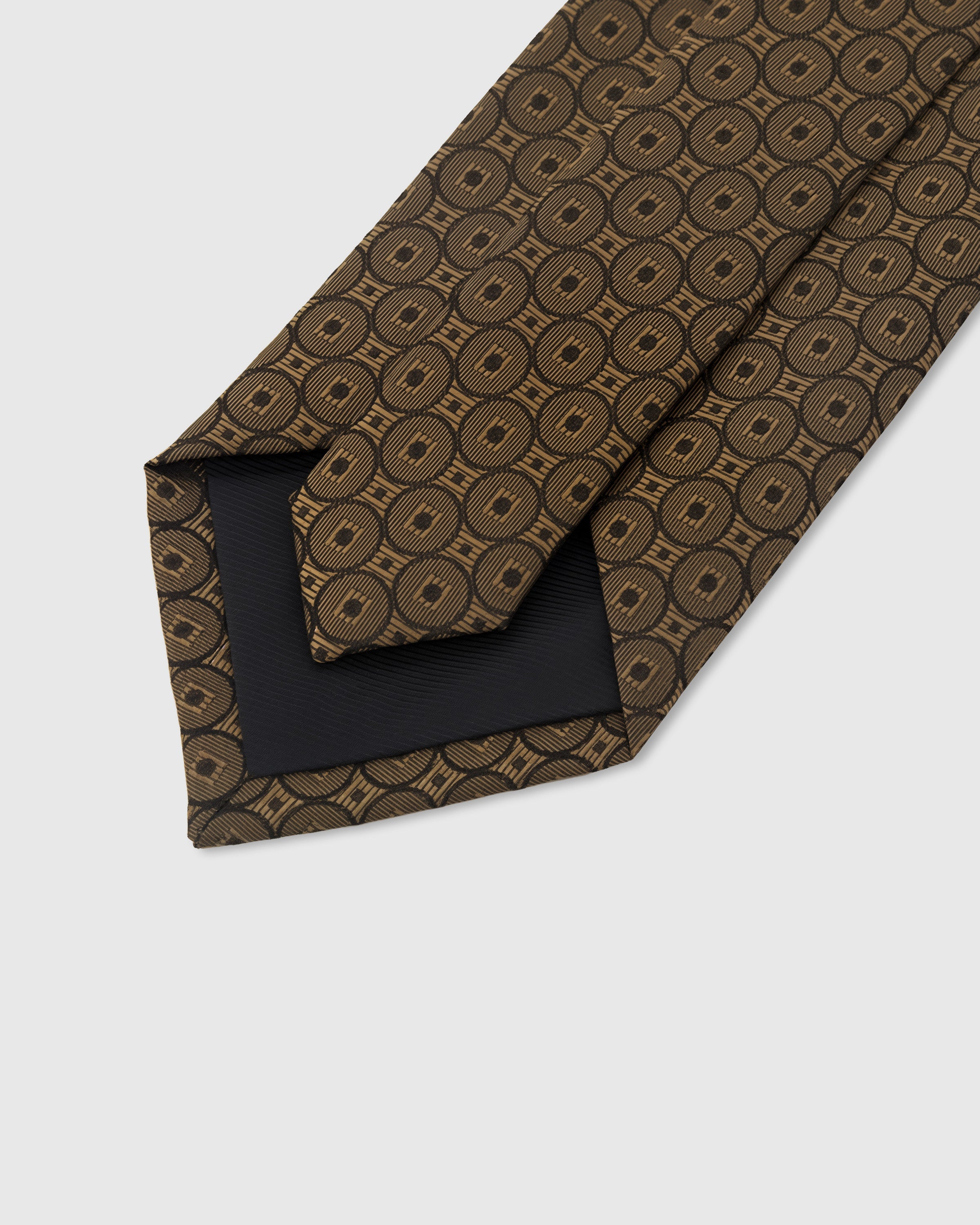 UMBER COIN MEDALLION TIE