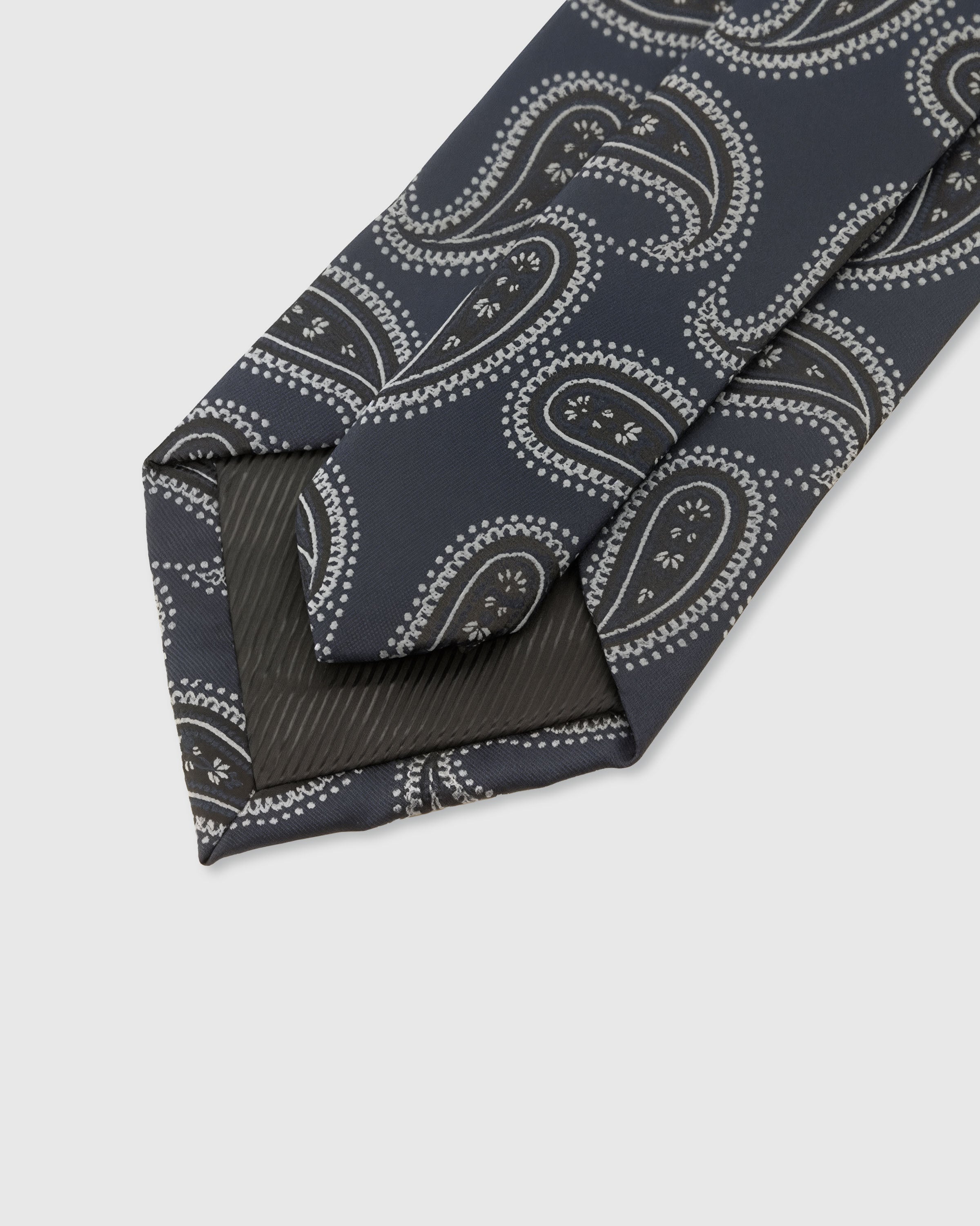 KORBATANG CHARCOAL PAISLEY