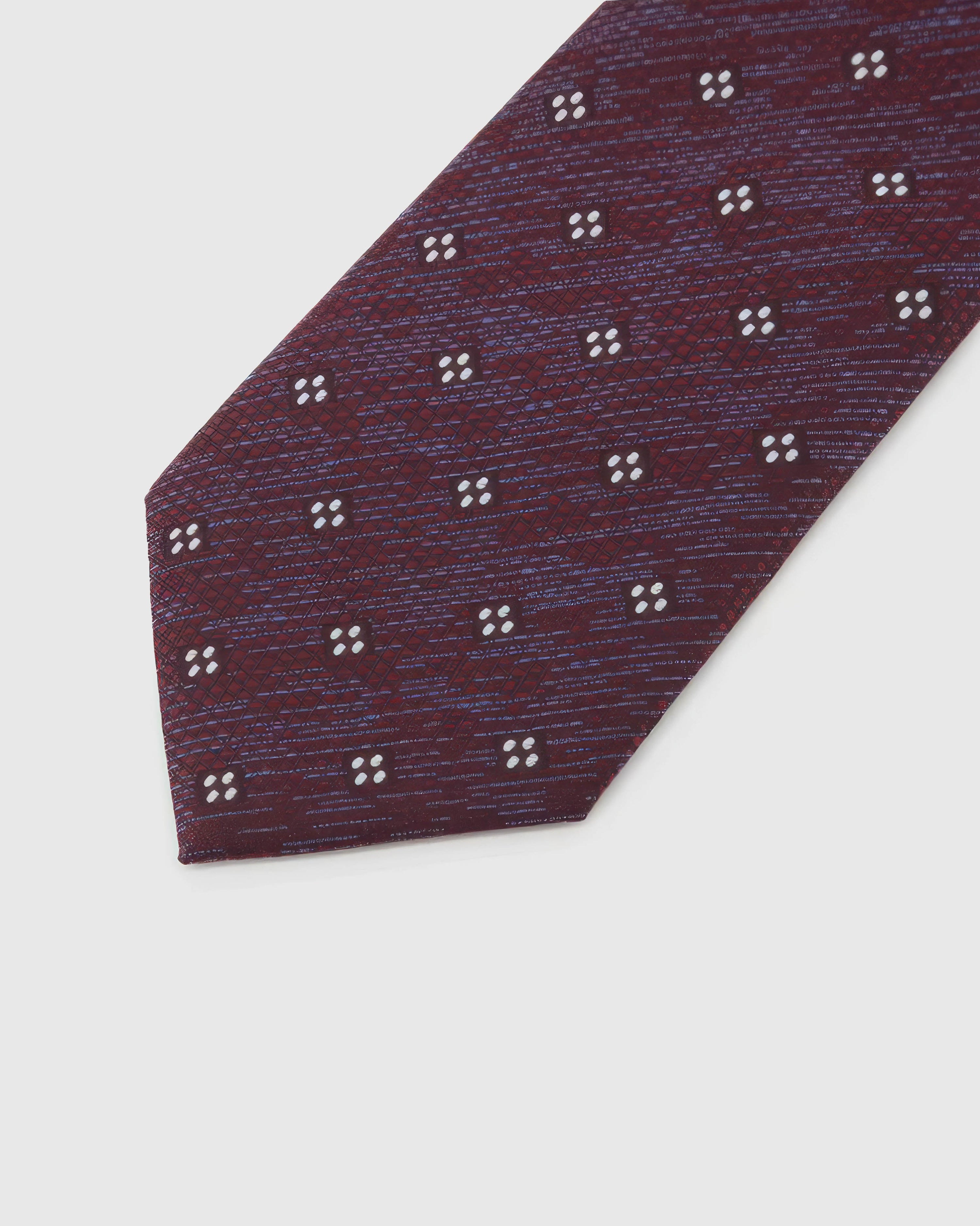 STICKYZOO Claret Four-Dot Tie reverse showing structured interlining and hand-finished construction, 145 × 8 cm.
