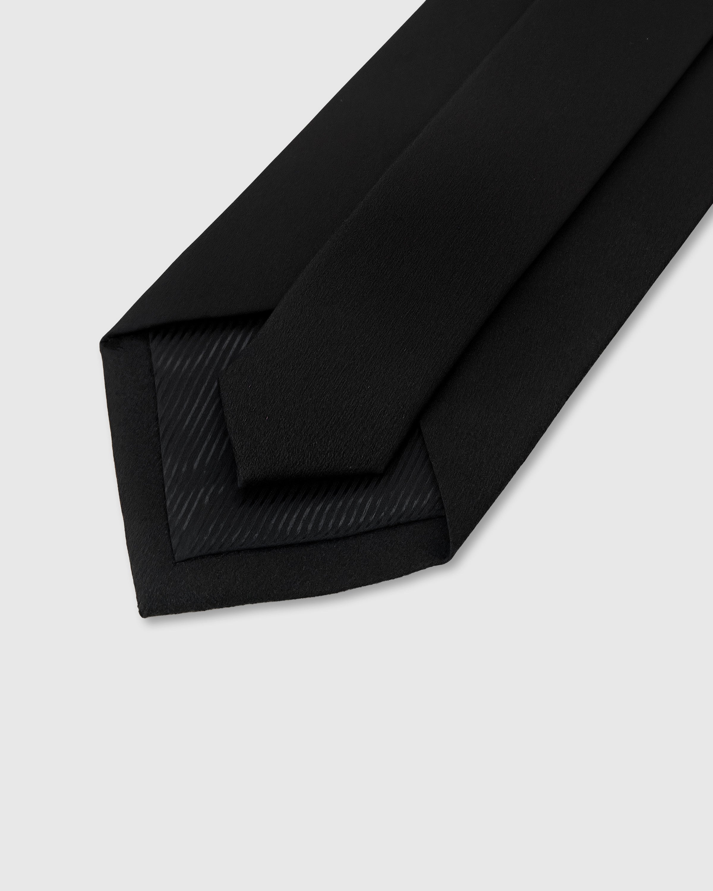 ONYX HERRINGBONE TIE