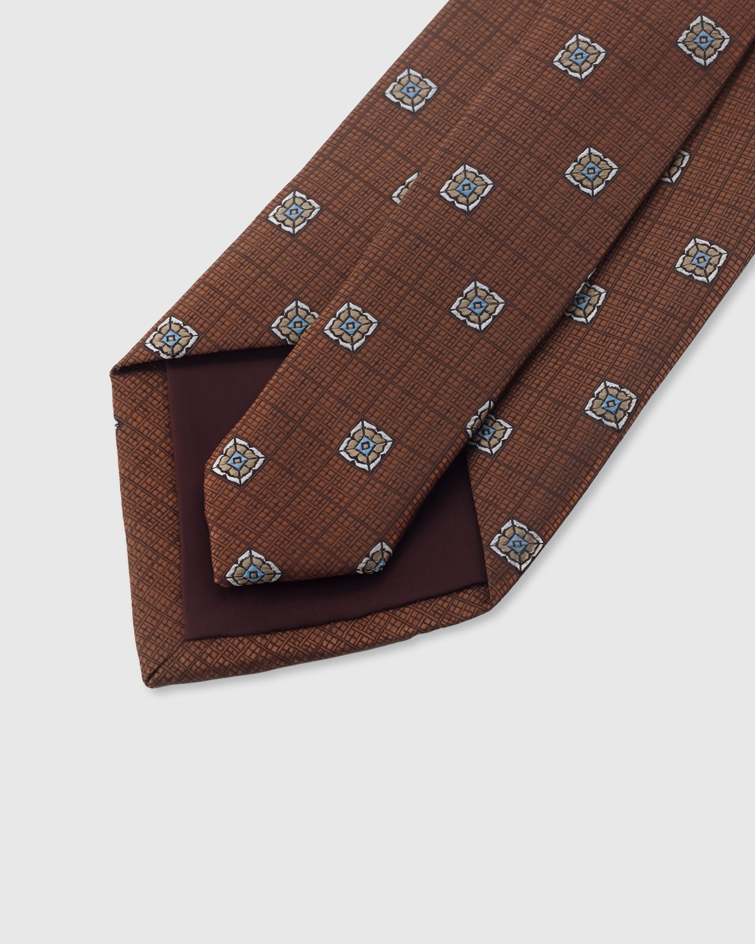 SIENNA MEDALLION DOT TIE