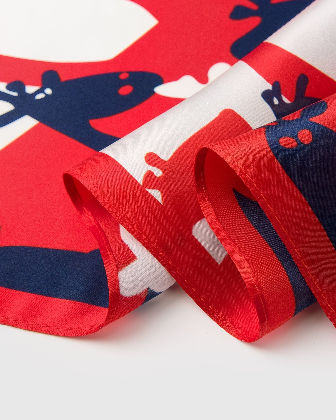 GIRAFFE PARADE SILK SCARF