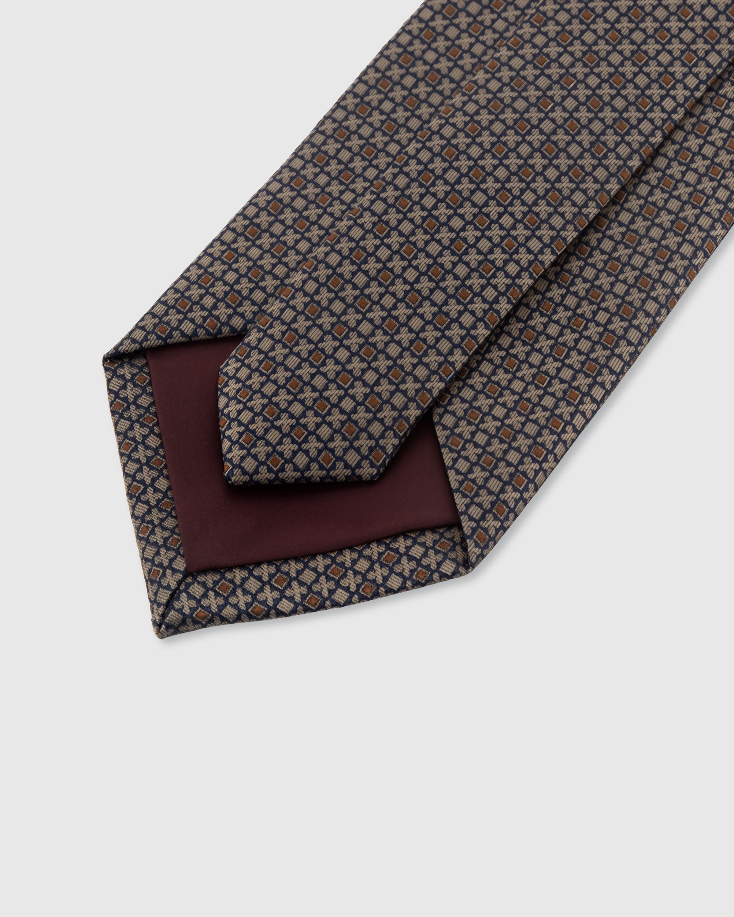TAUPE LATTICE TIE