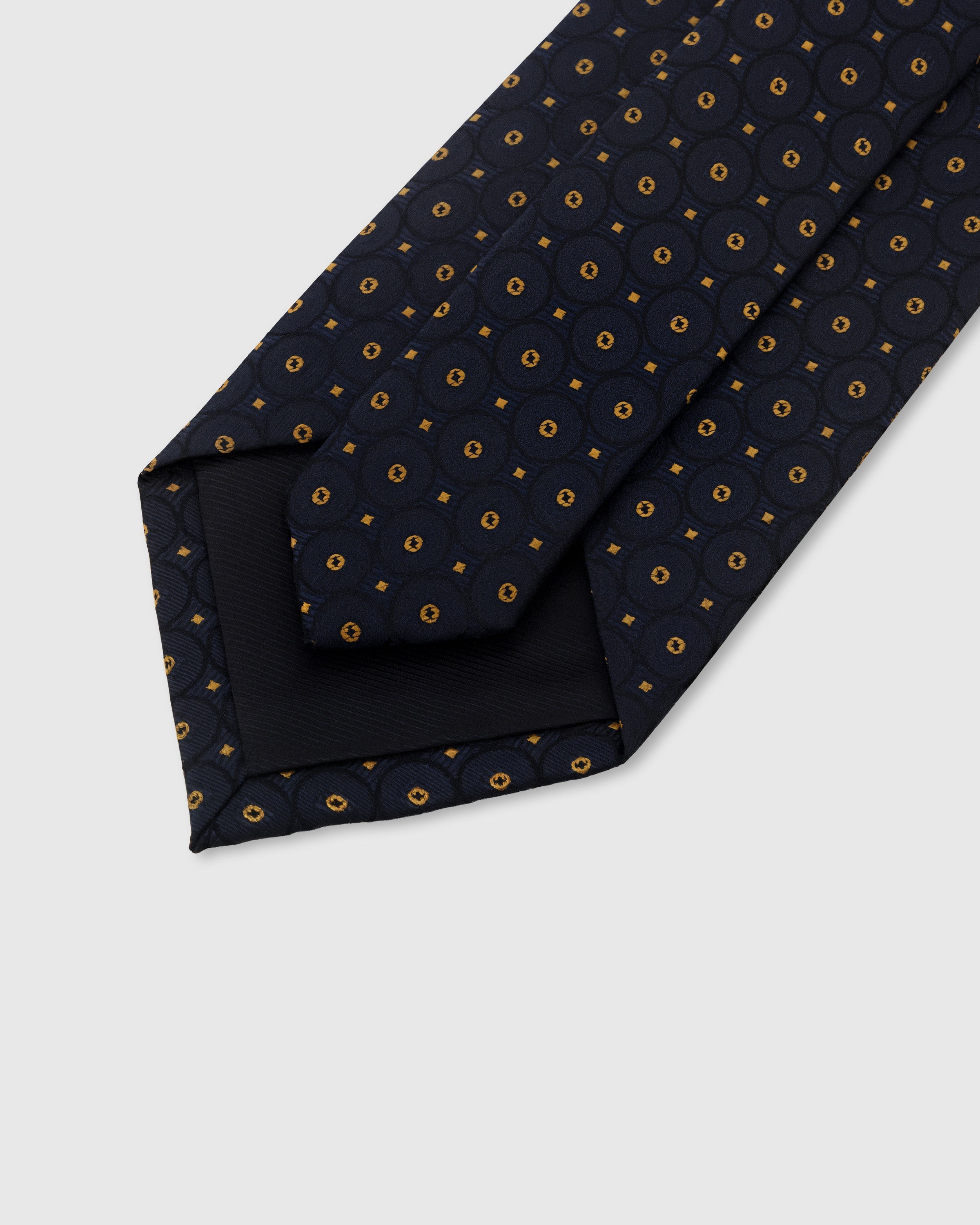MIDNIGHT MEDALLION TIE