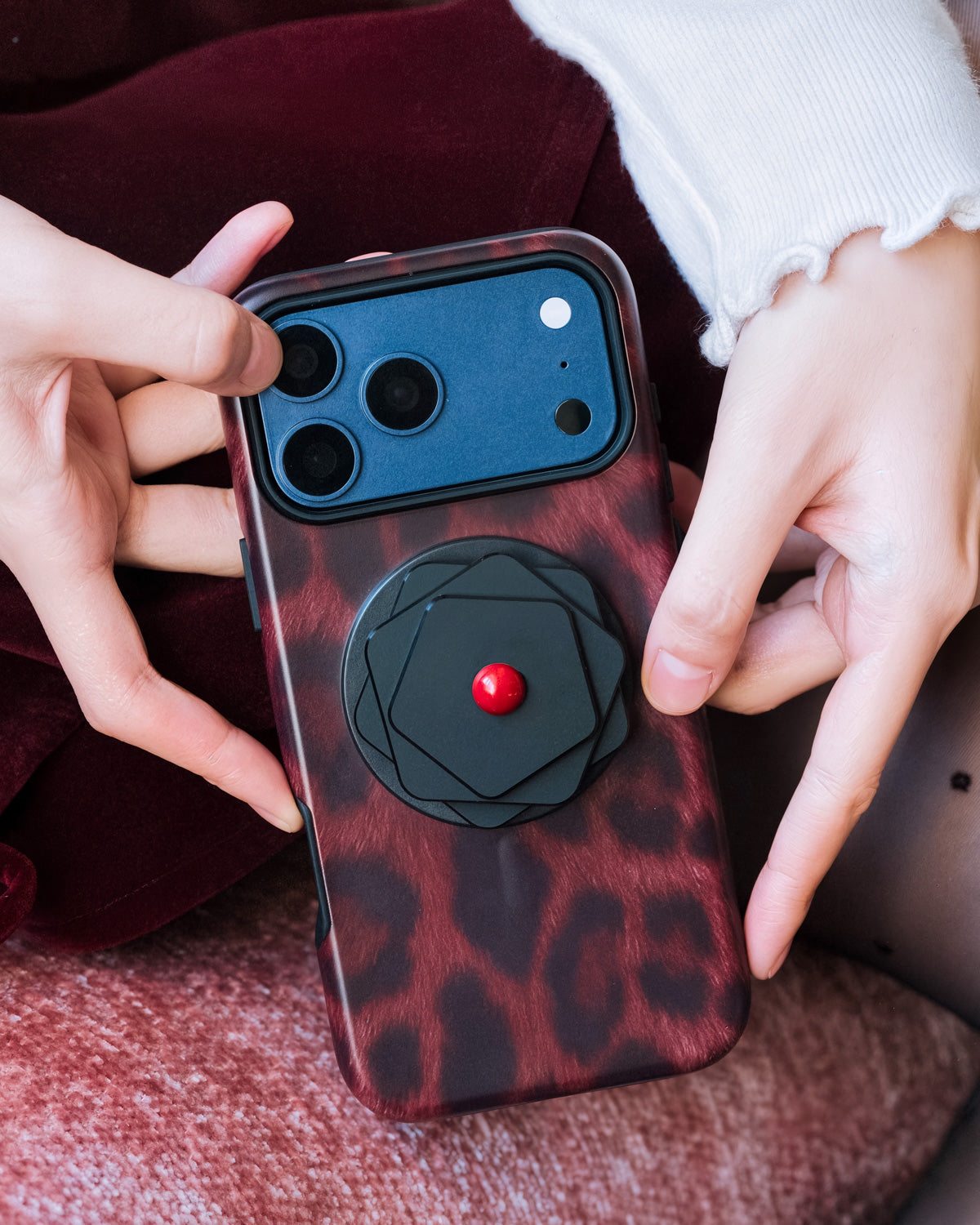 IRIS APERTURE PHONE CASE