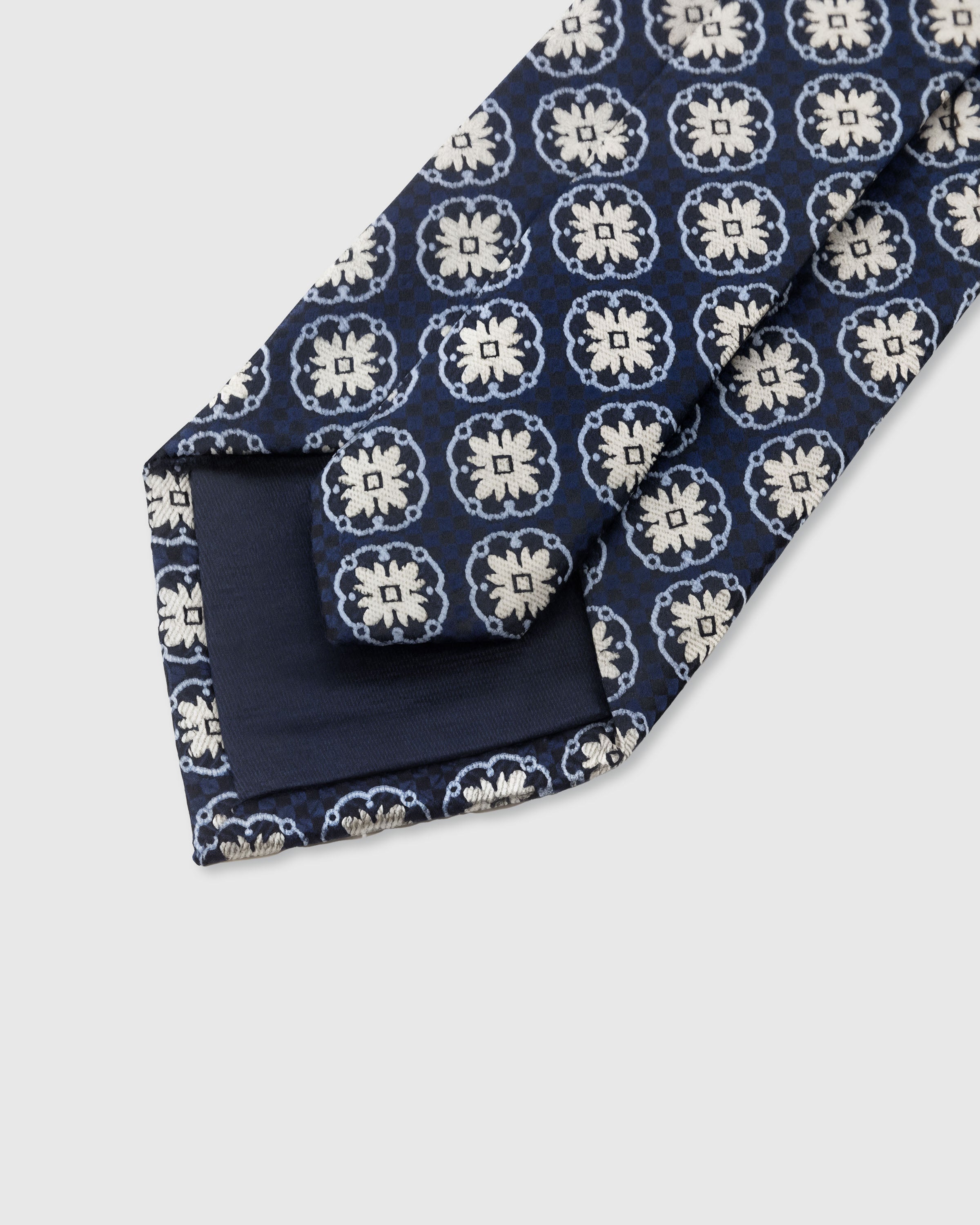 NAVY MEDALLION TIE