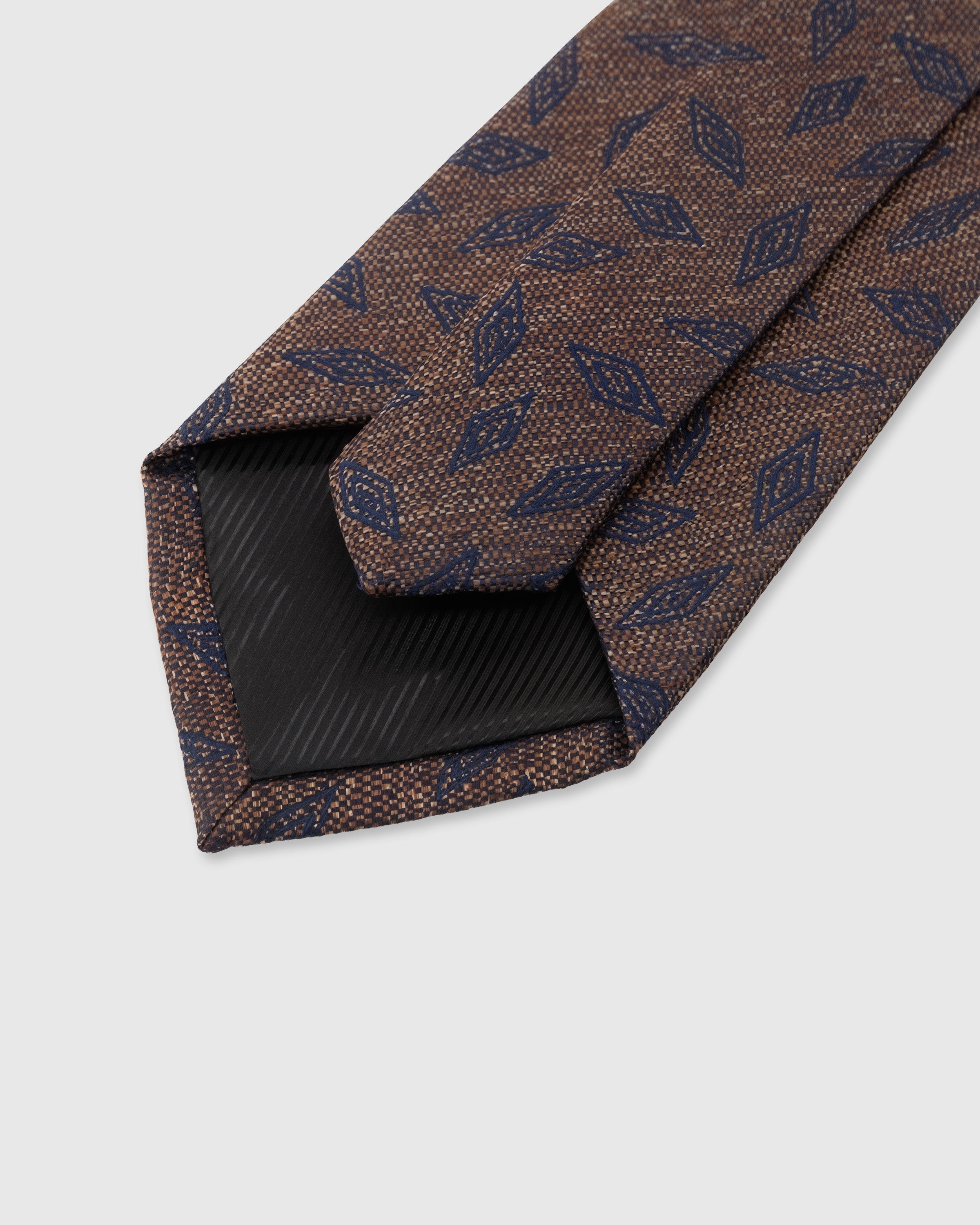 WALNUT LEAF SCATTER TIE