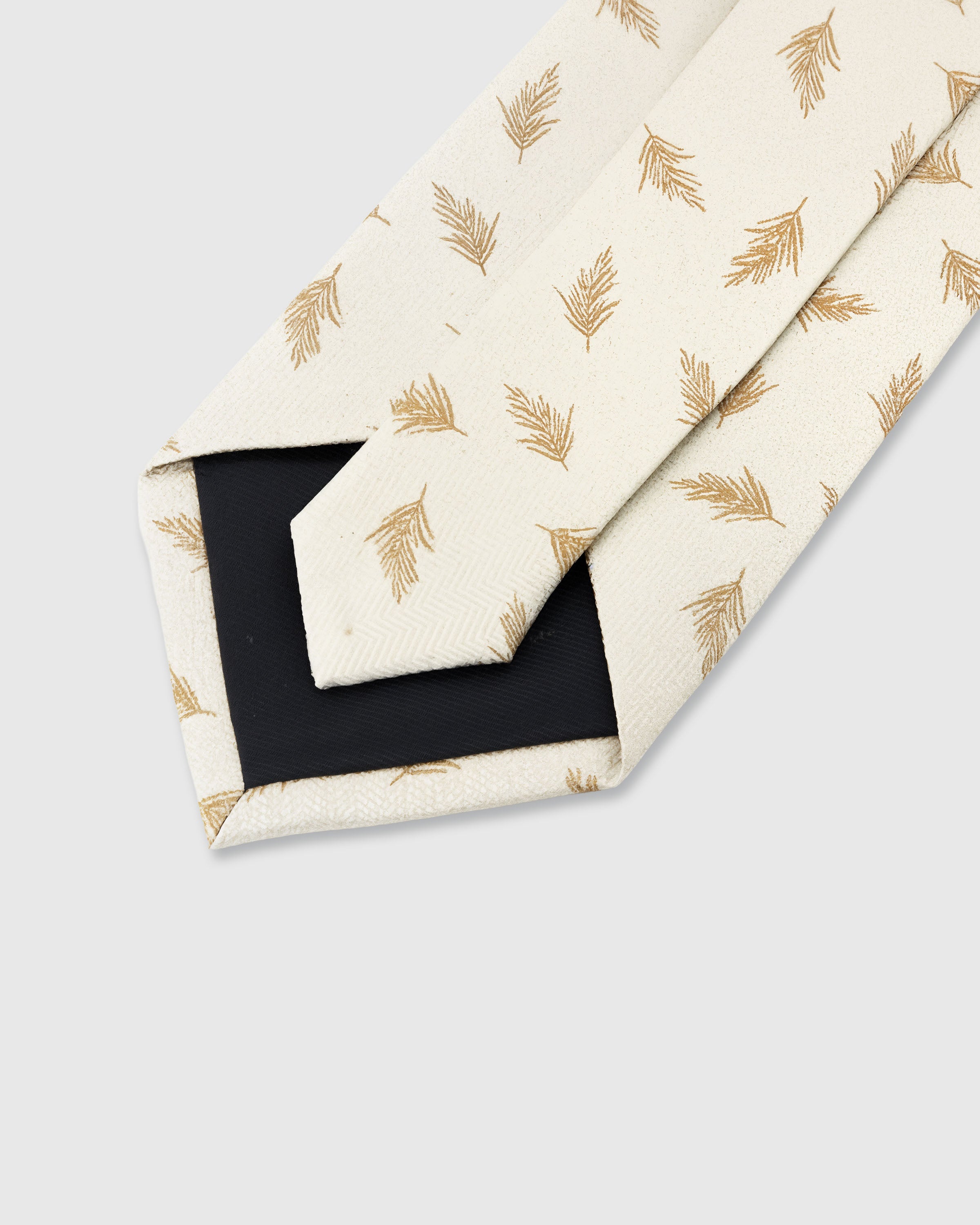 IVORY FEATHER TIE