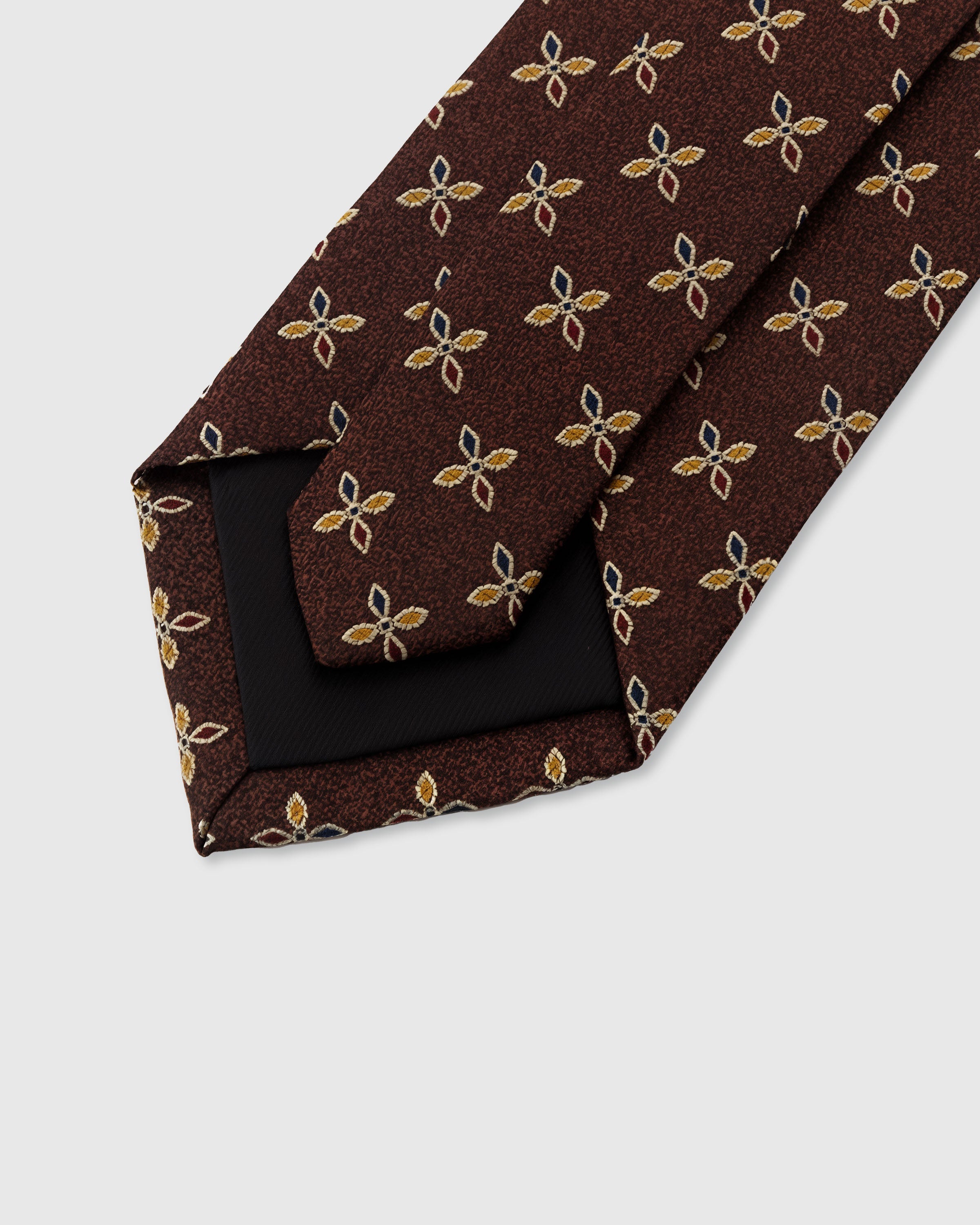 MAHOGANY PETAL TIE