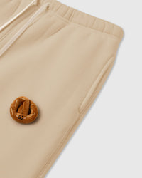 DOBLE CROISSANT NA MALAMBOT NA SWEATPANTS