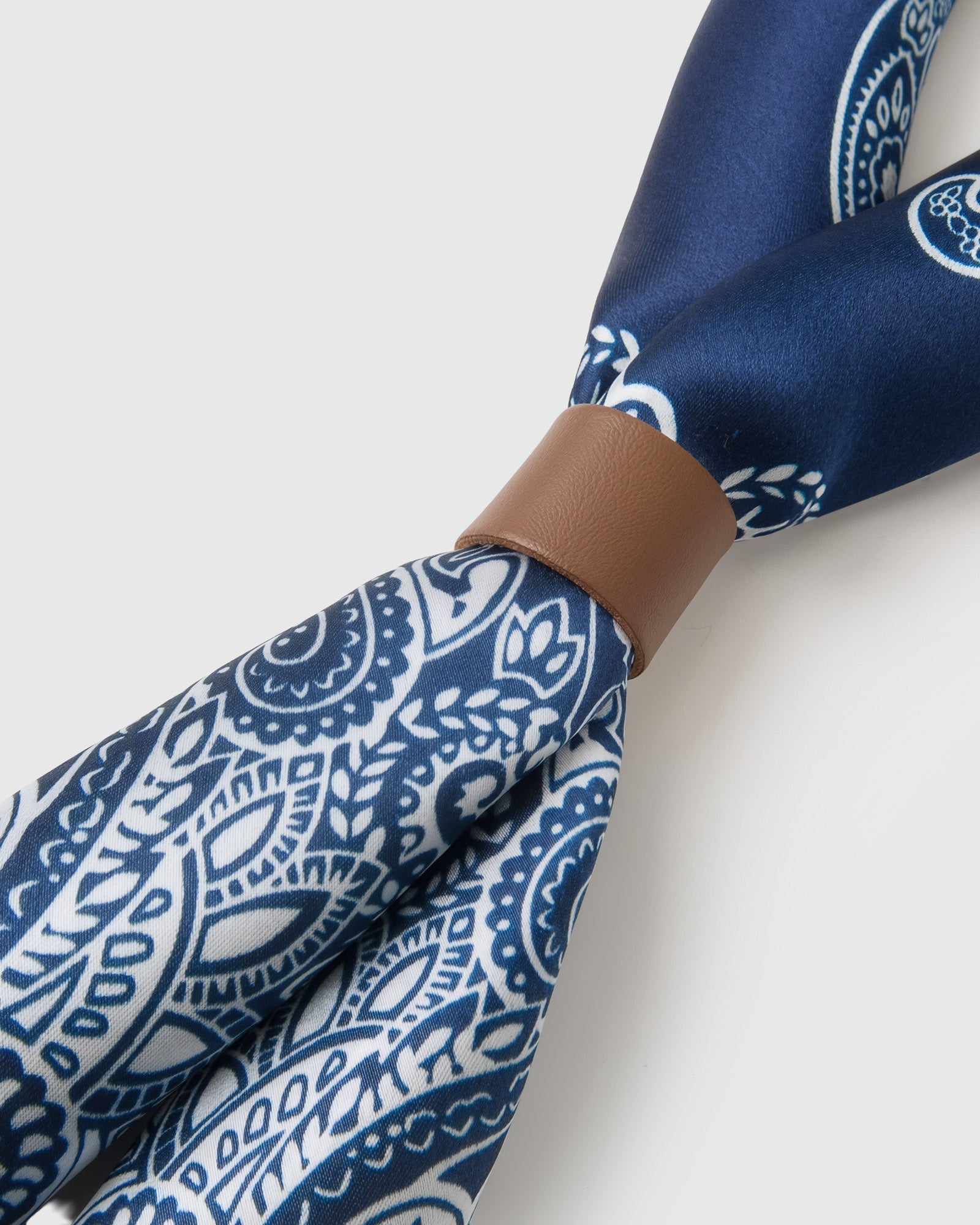 PORCELAIN PAISLEY SILK SCARF