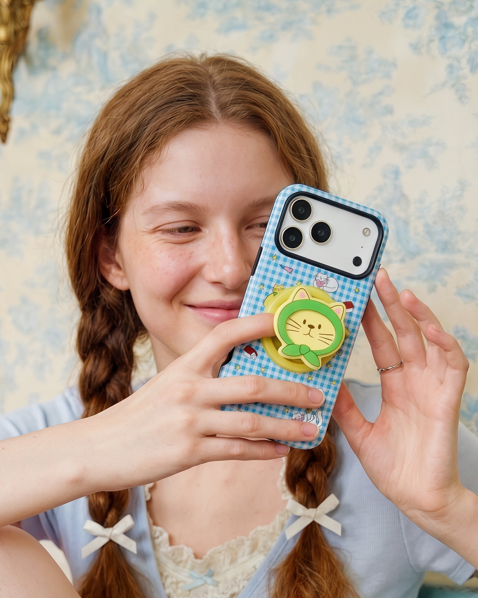 GREEN HOOD CAT PHONE CASE