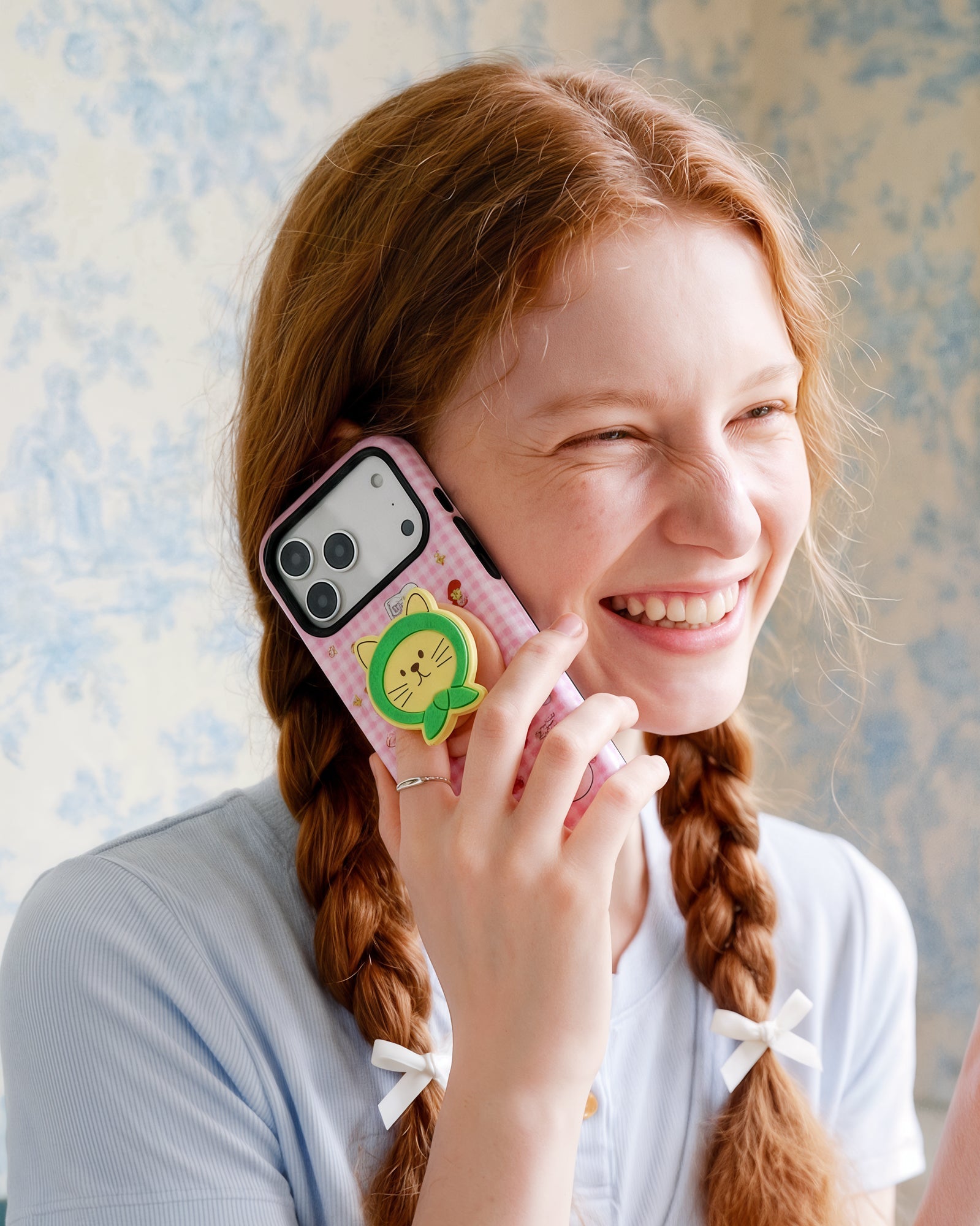GREEN HOOD CAT PHONE CASE