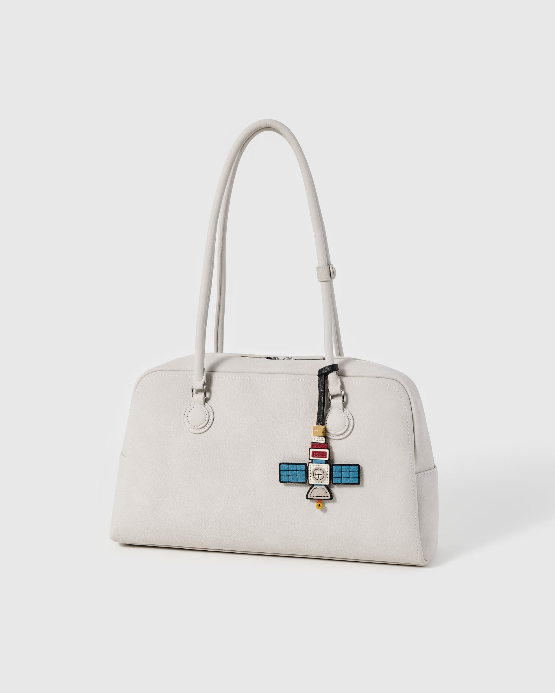 SATELLITE NA LEATHER NA PALAMUT SA BAG