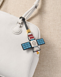 SATELLITE NA LEATHER NA PALAMUT SA BAG