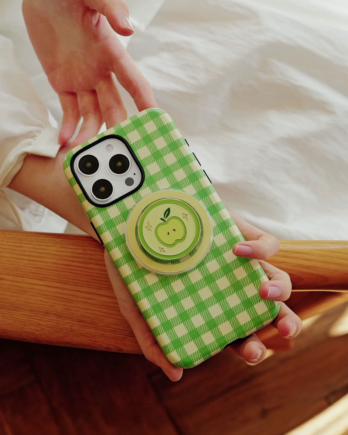 GREEN APPLE GINGHAM PHONE CASE