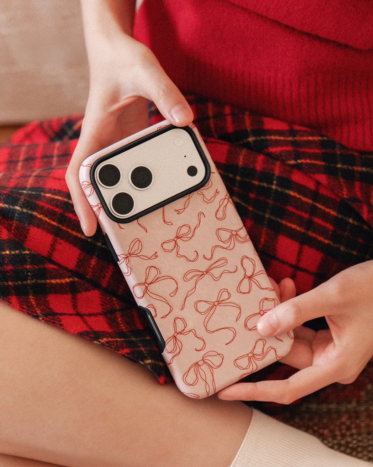 SCARLET BOW MAGSAFE PHONE CASE