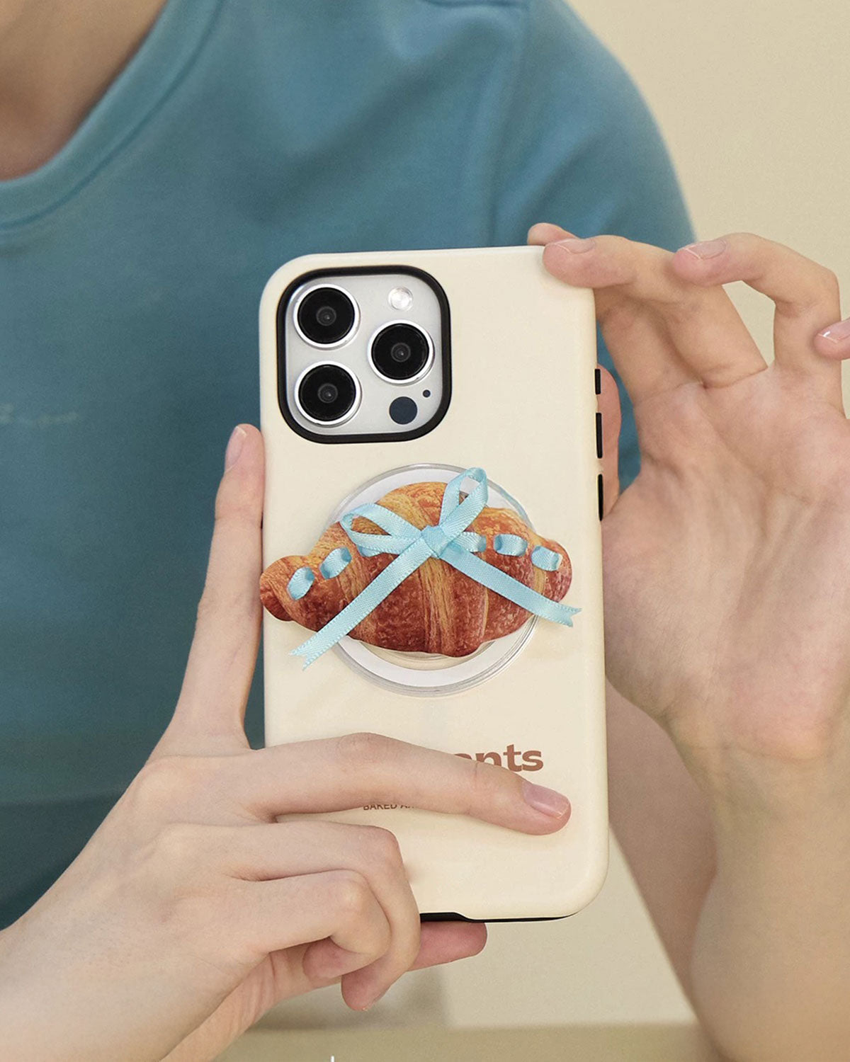 WEEKEND CROISSANT GRIP PHONE CASE
